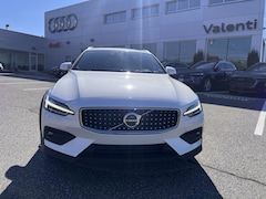 2024 Volvo V60 Cross Country B5 Plus Wagon