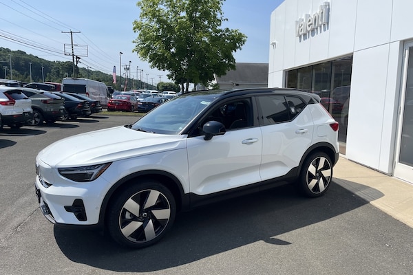 2024 Volvo XC40 Recharge Pure Electric Plus SUV