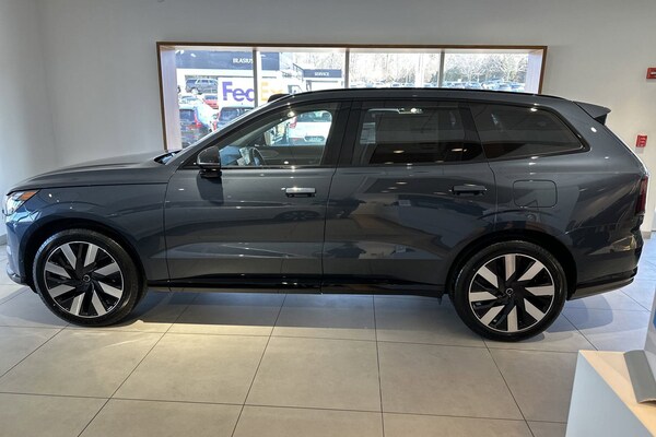 2025 Volvo EX90 Twin Motor Performance Ultra 7-Seater SUV