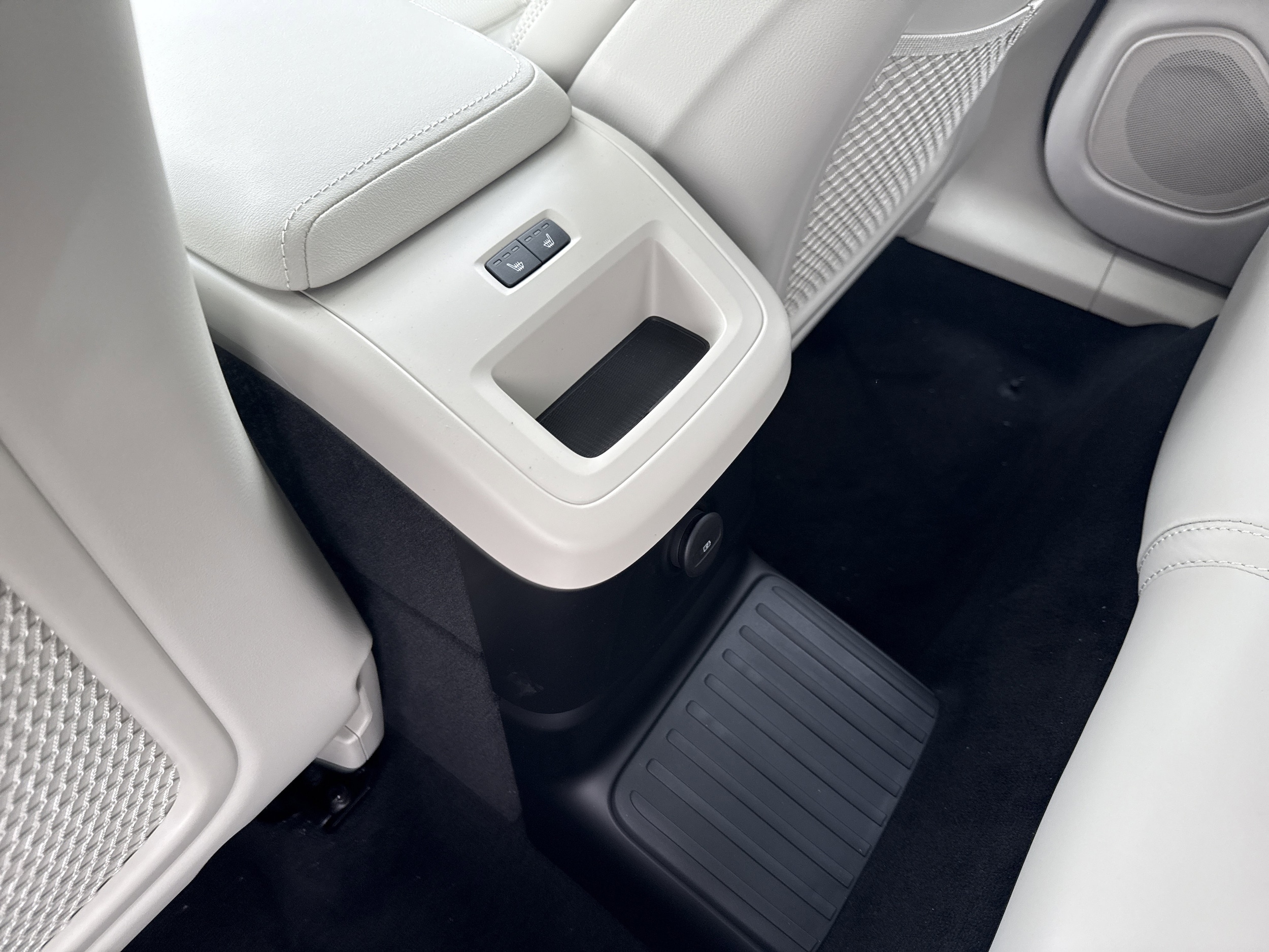 2026 Volvo XC60 Ultra - Photo 14