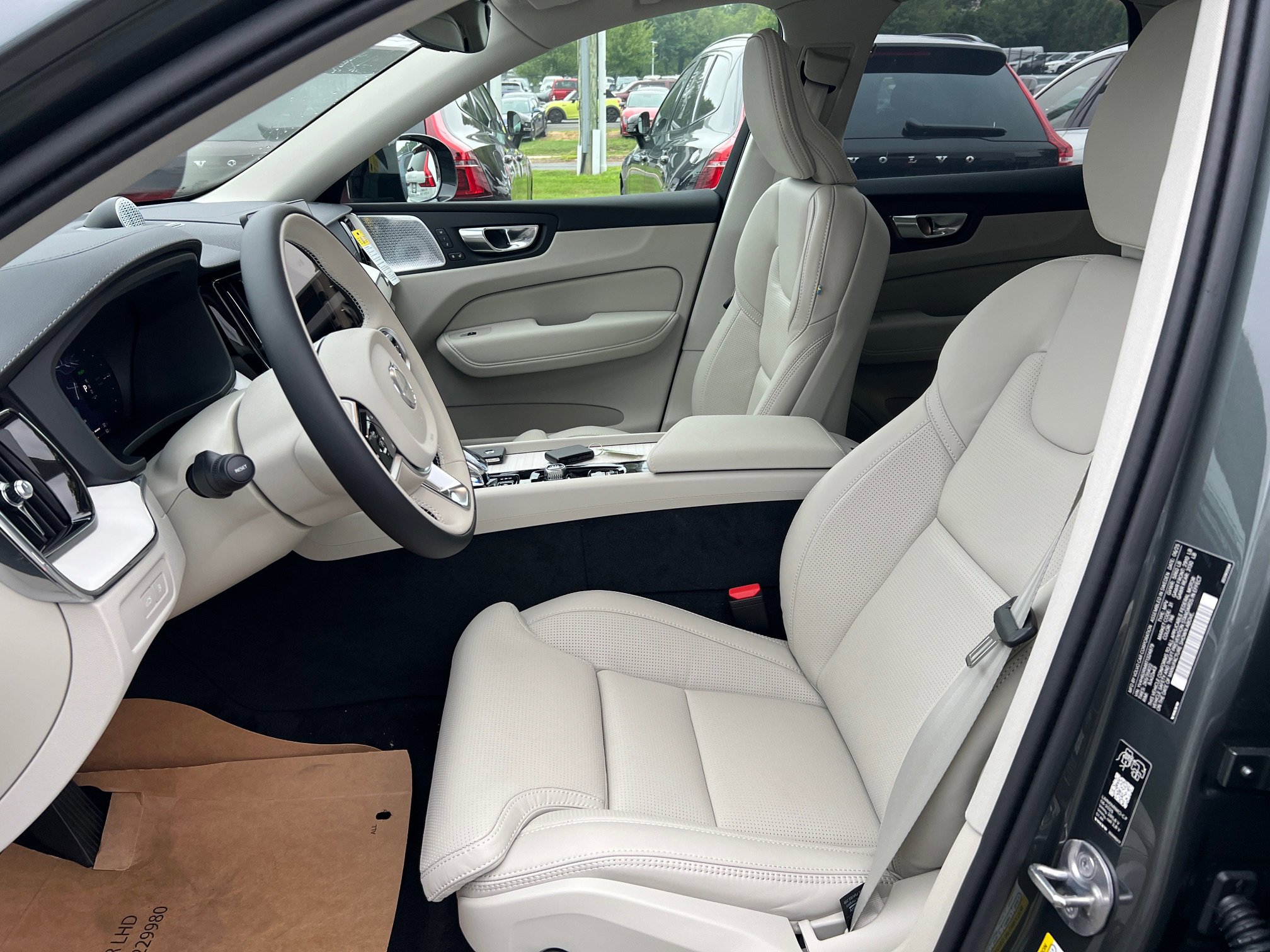 2026 Volvo XC60 Ultra - Photo 9