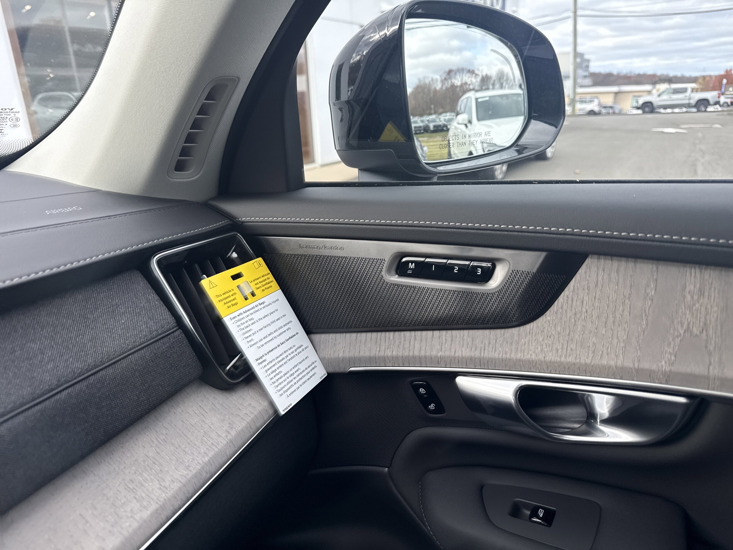 2026 Volvo XC90 Ultra - Photo 16