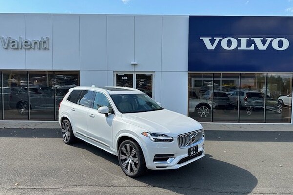 2025 Volvo XC90 plug-in hybrid T8 Core 7-Seater SUV