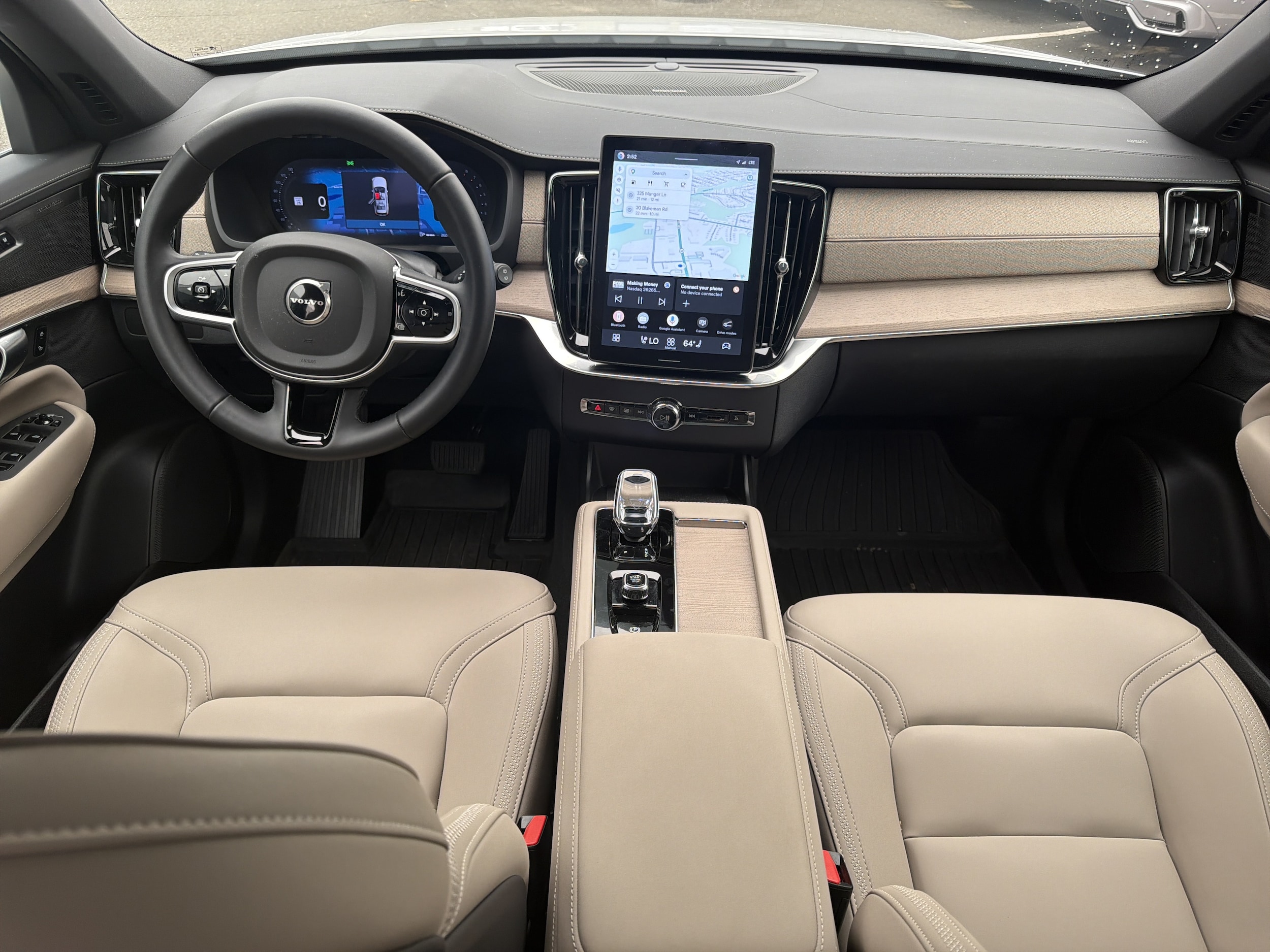 2026 Volvo XC90 Plus - Photo 16