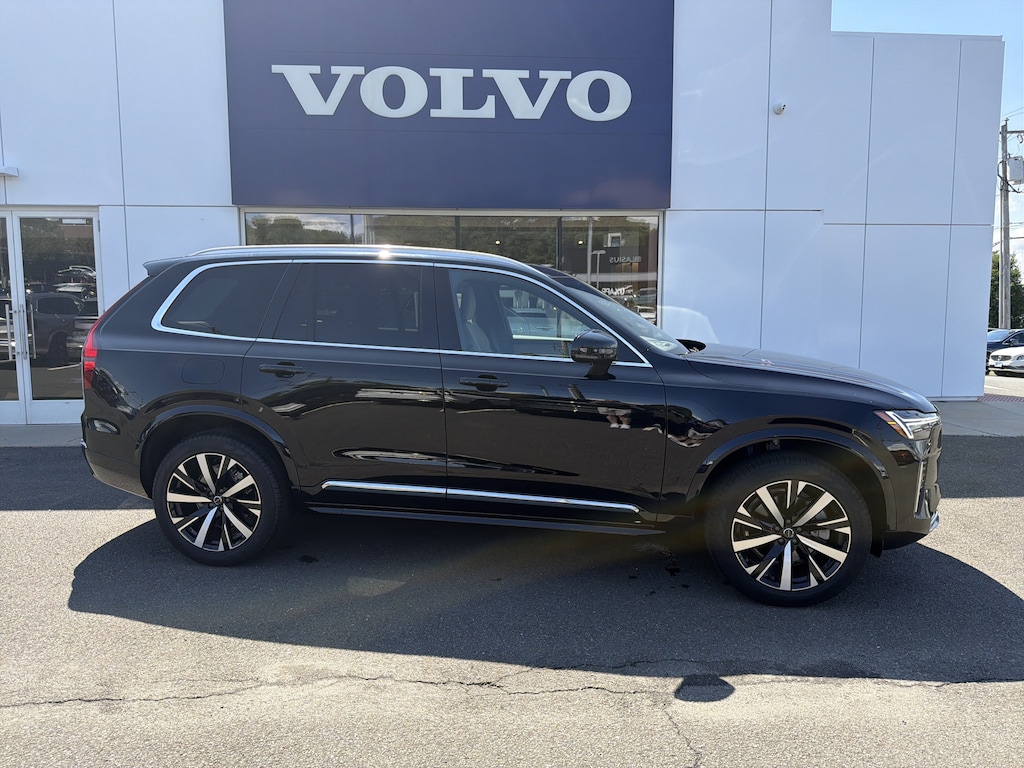 New 2026 Volvo XC90 B5 Core SUV