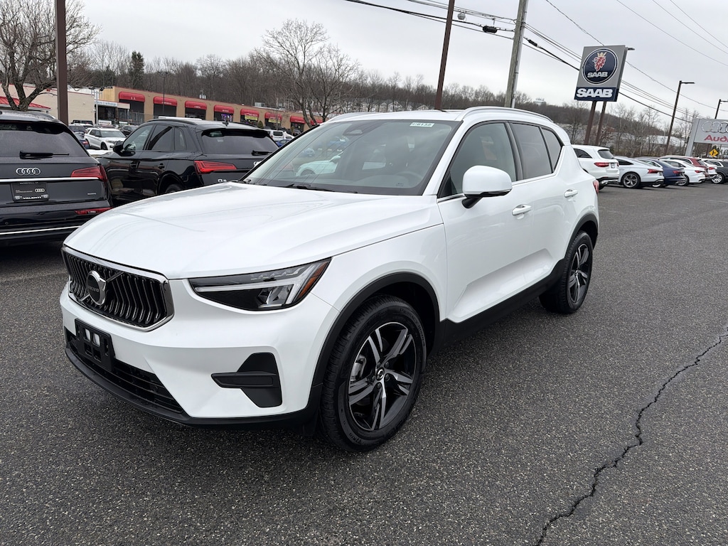 Used 2025 Volvo XC40 B5 Core Bright Theme SUV