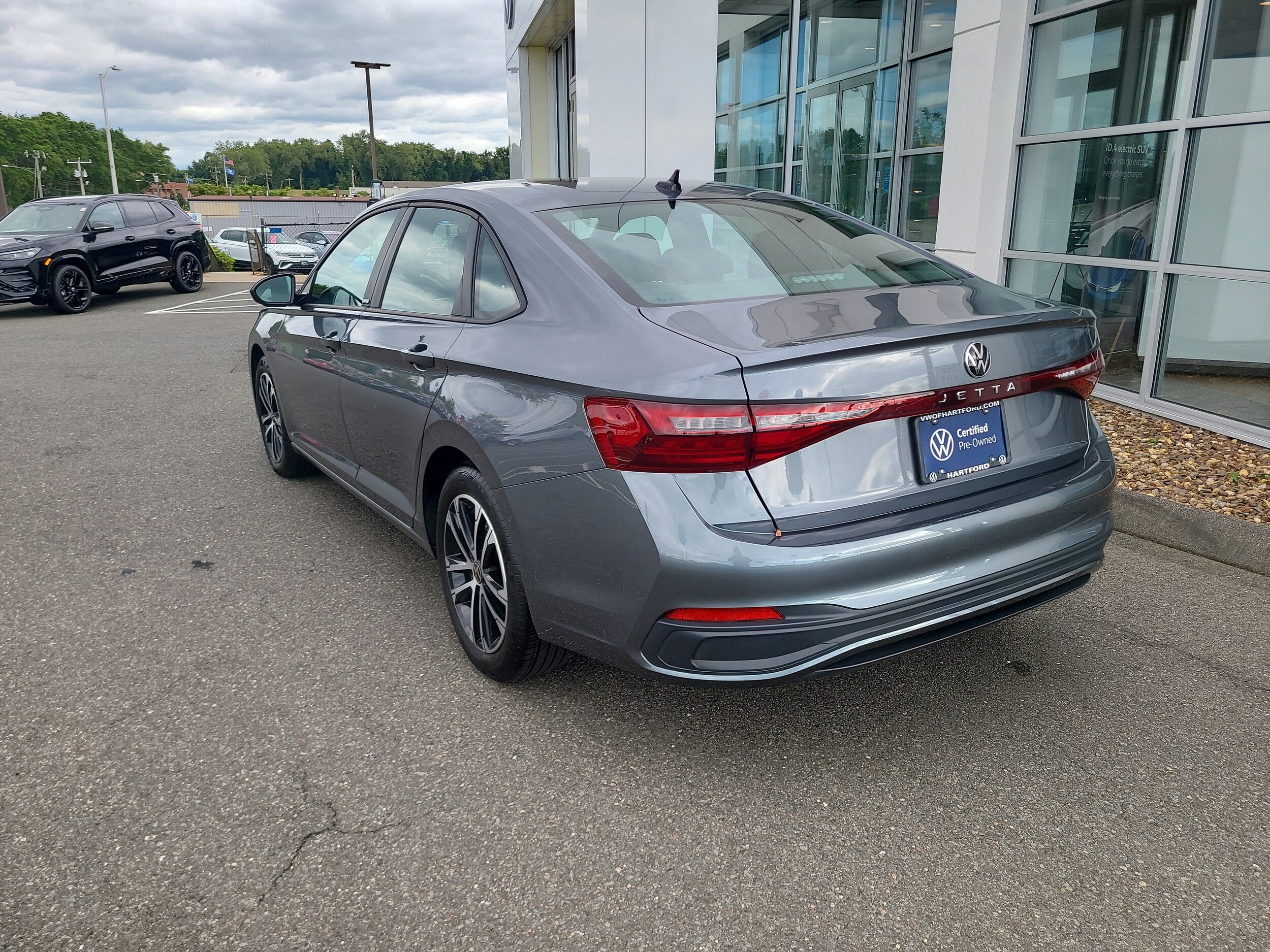 2025 Volkswagen Jetta 1.5T Sport photo 2