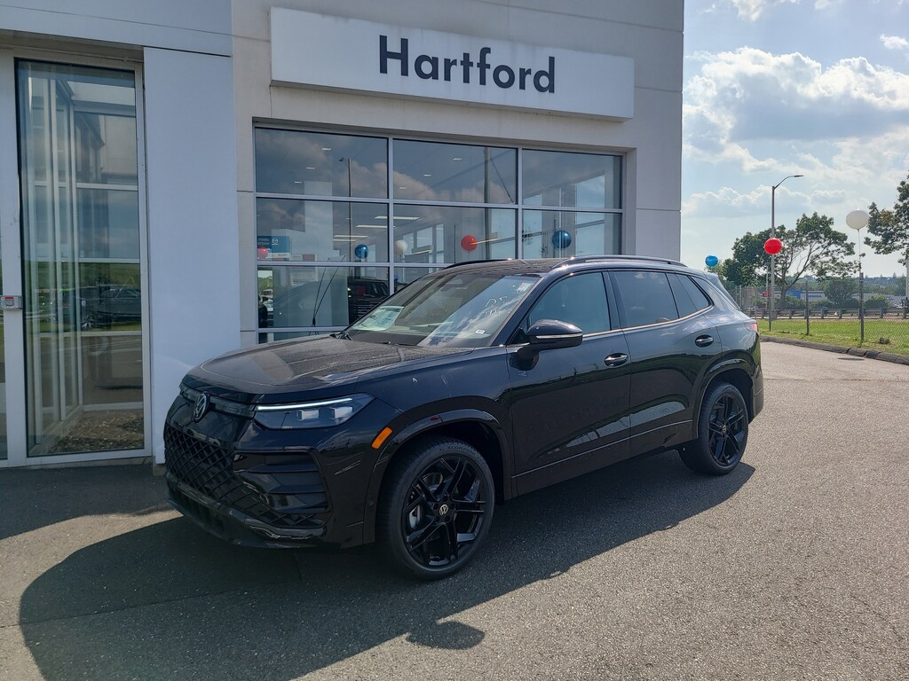 New 2025 Volkswagen Tiguan SE R-Line Black 2.0T SE R-Line Black 4MOTION