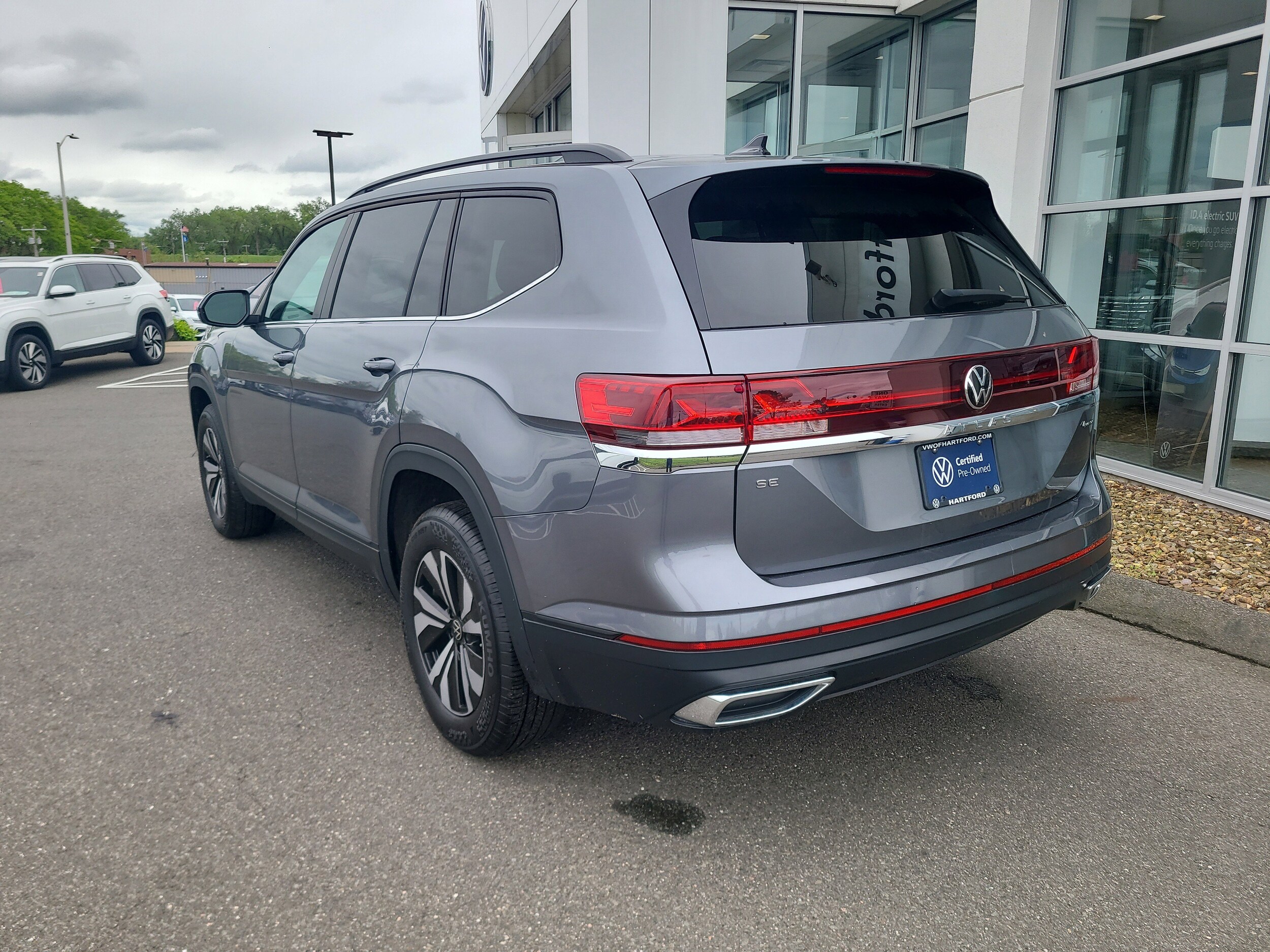 2024 Volkswagen Atlas SE photo 4
