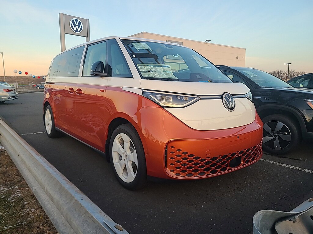 New 2025 Volkswagen ID. Buzz 1st Edition 1st Edition 4MOTION w/Two-Tone