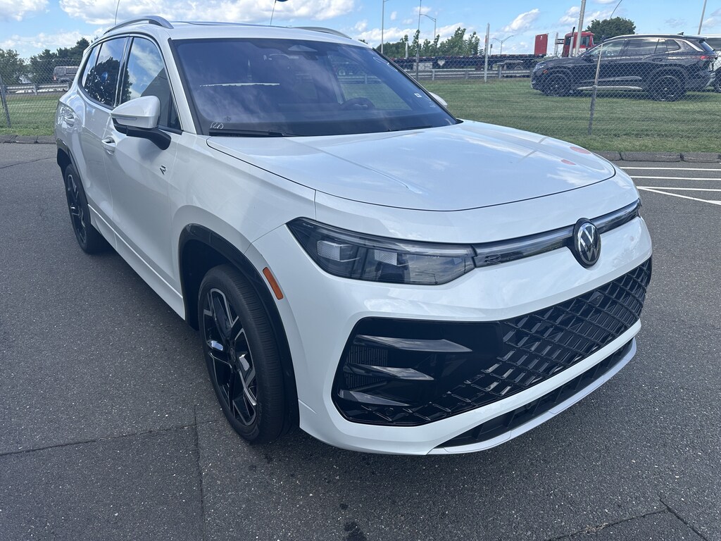 New 2026 Volkswagen Tiguan SEL R-Line Turbo SEL R-Line Turbo 4MOTION