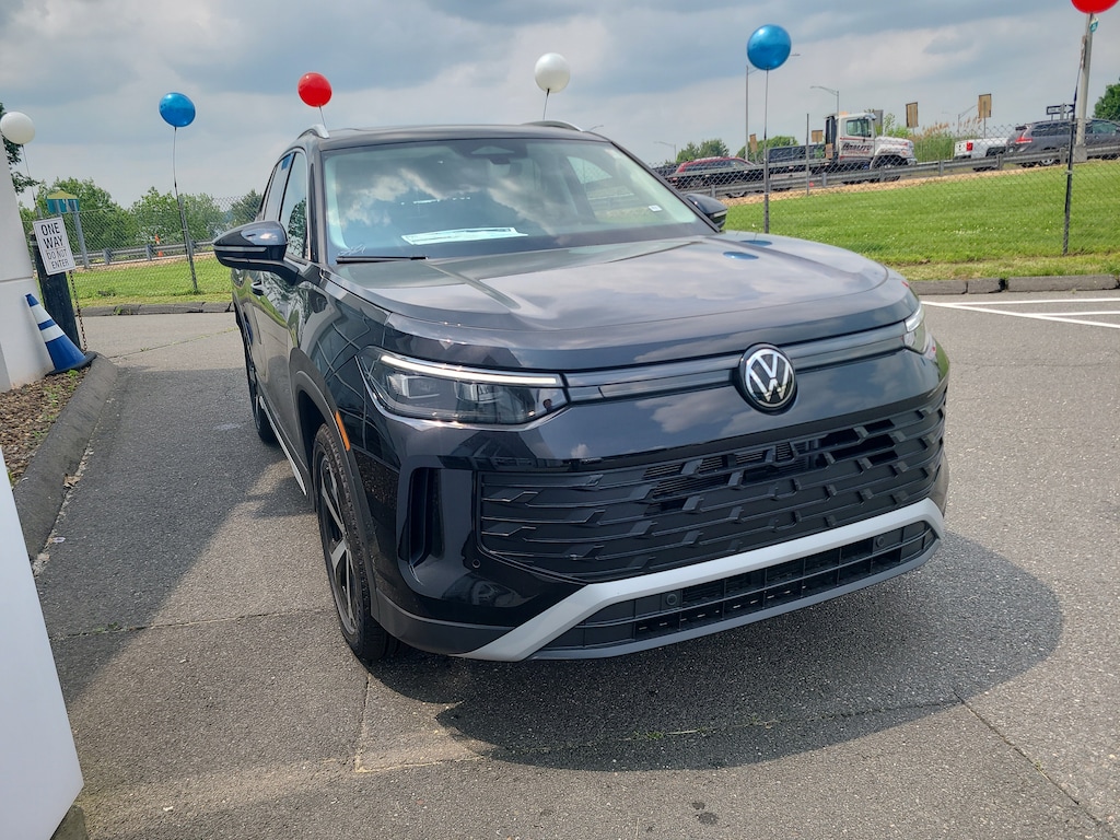 Certified 2025 Volkswagen Tiguan 2.0T SE 2.0T SE 4MOTION