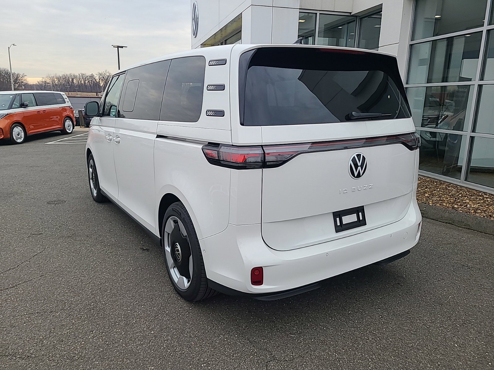 2025 Volkswagen ID. Buzz Pro S photo 4