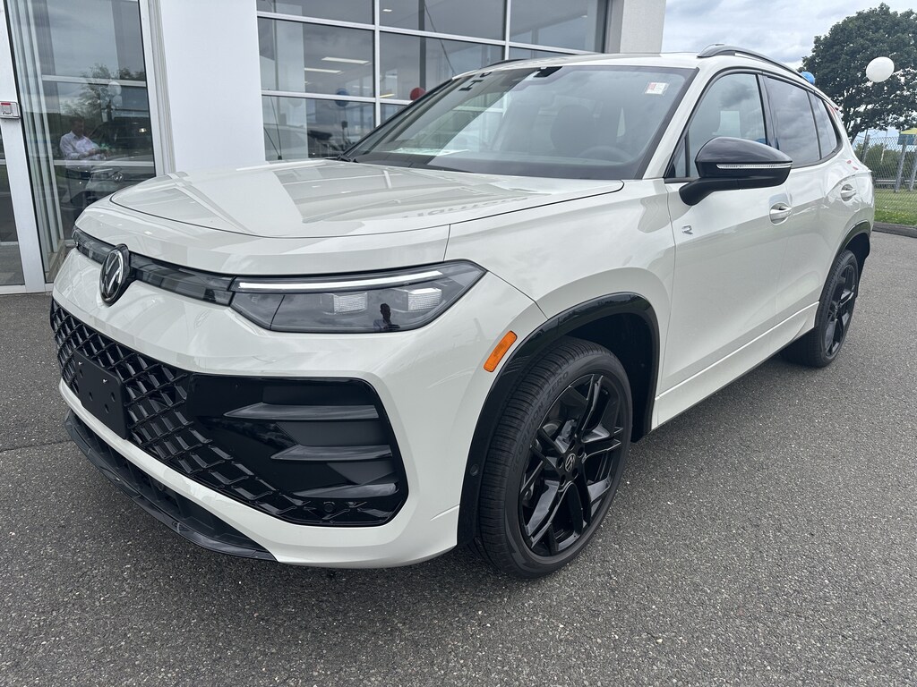 New 2026 Volkswagen Tiguan SE R-Line Black SE R-Line Black 4MOTION