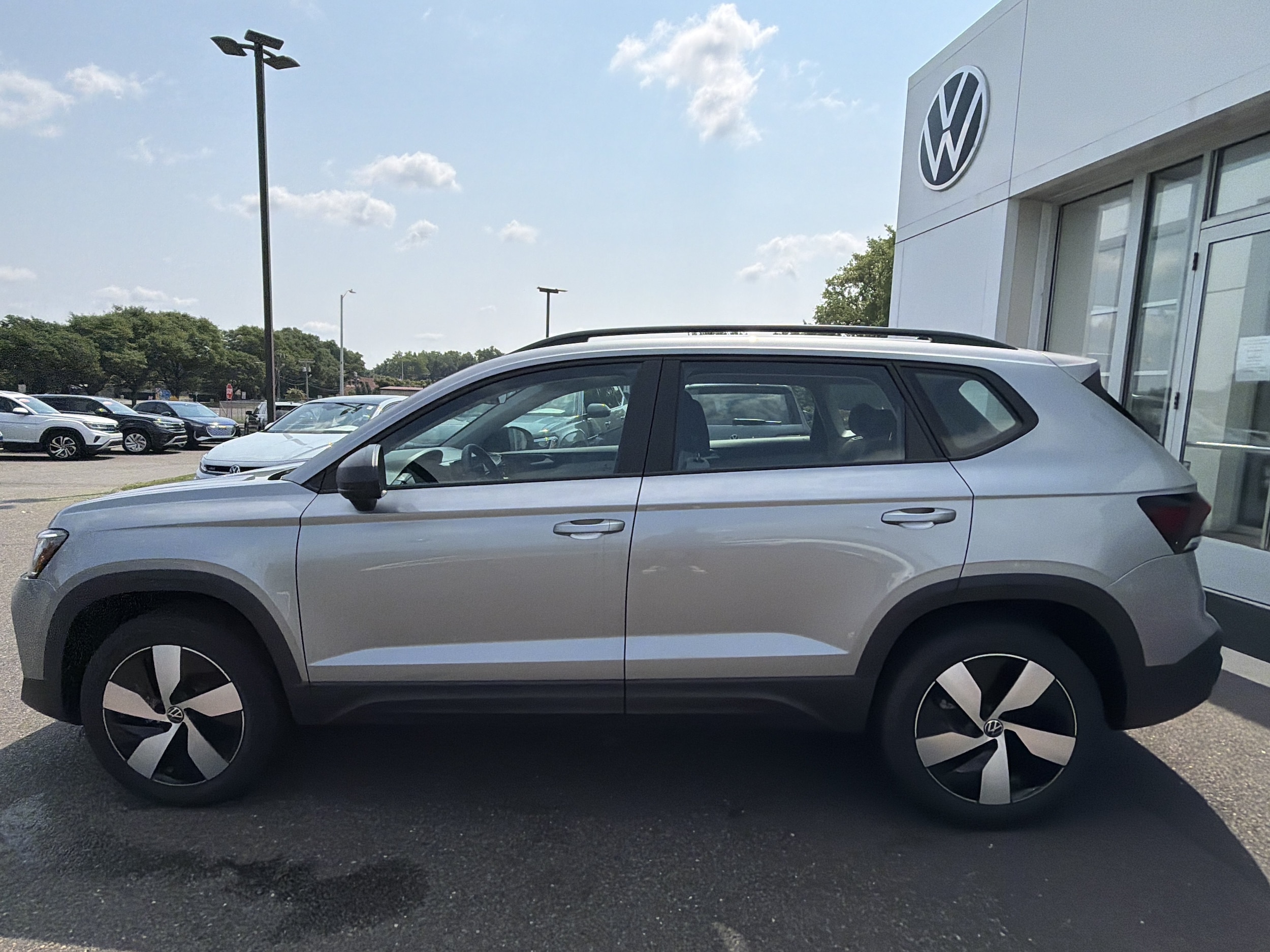 2025 Volkswagen Taos S - Photo 7