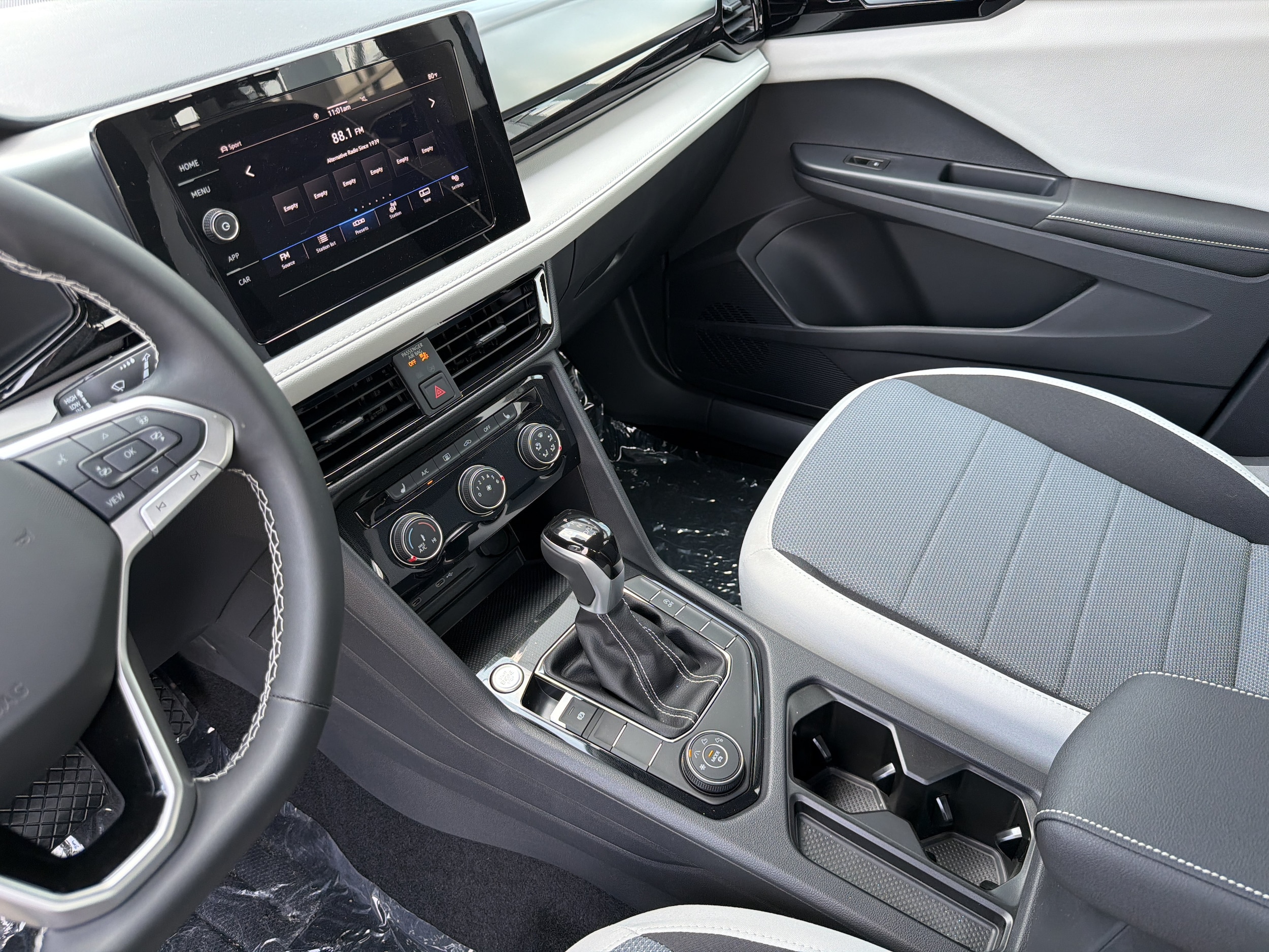 2025 Volkswagen Taos S - Photo 18