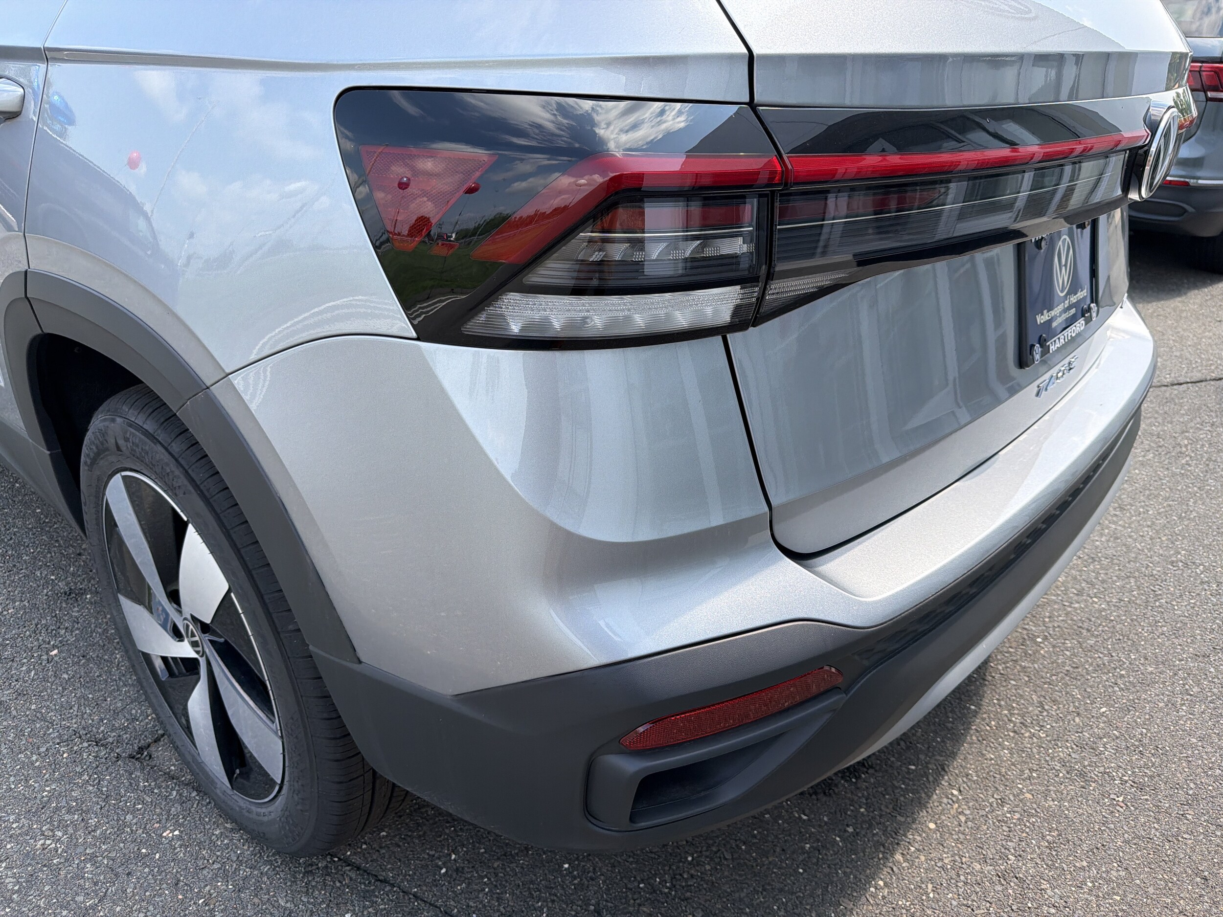 2025 Volkswagen Taos S - Photo 14