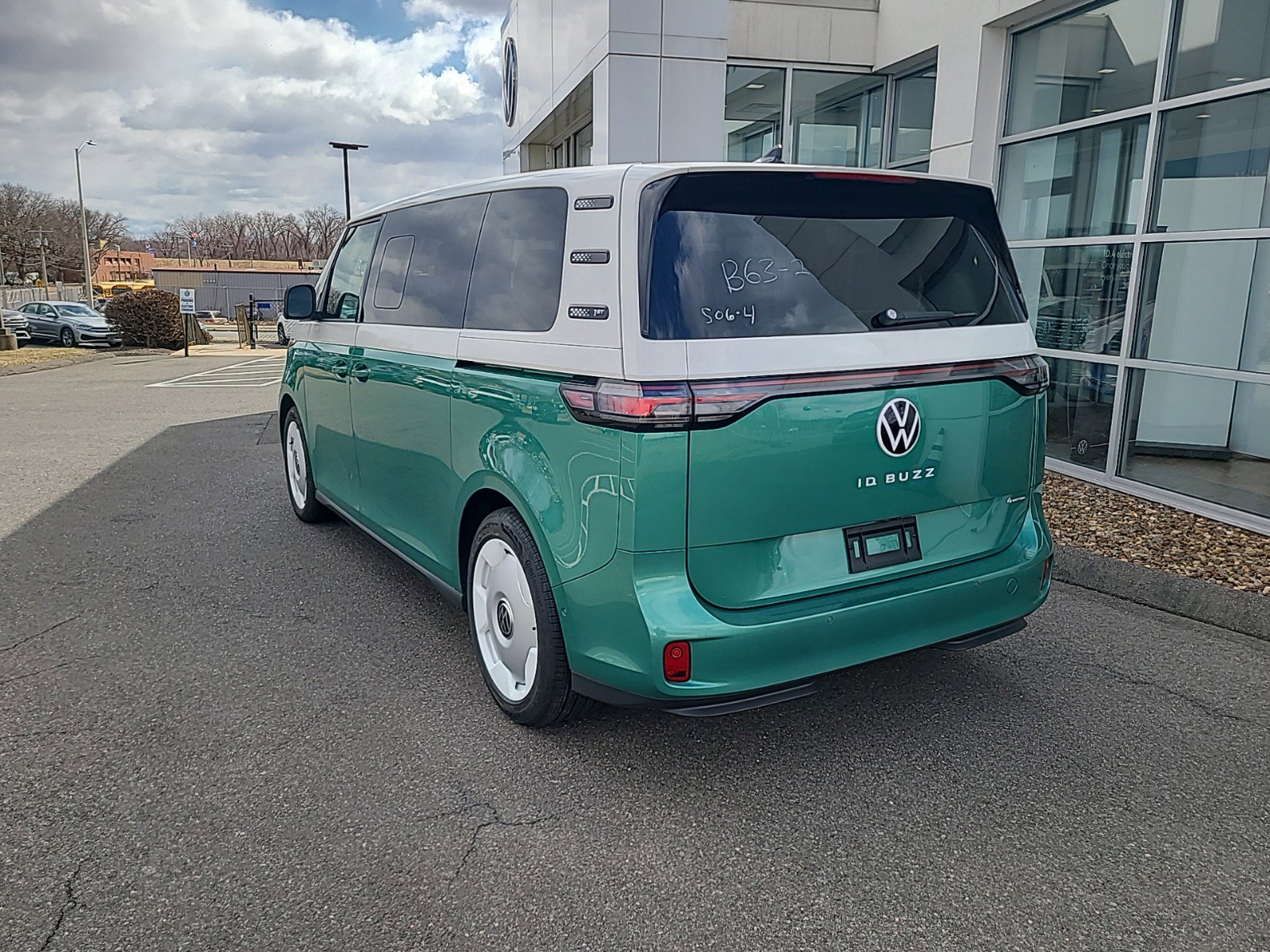 2025 Volkswagen ID. Buzz photo 4
