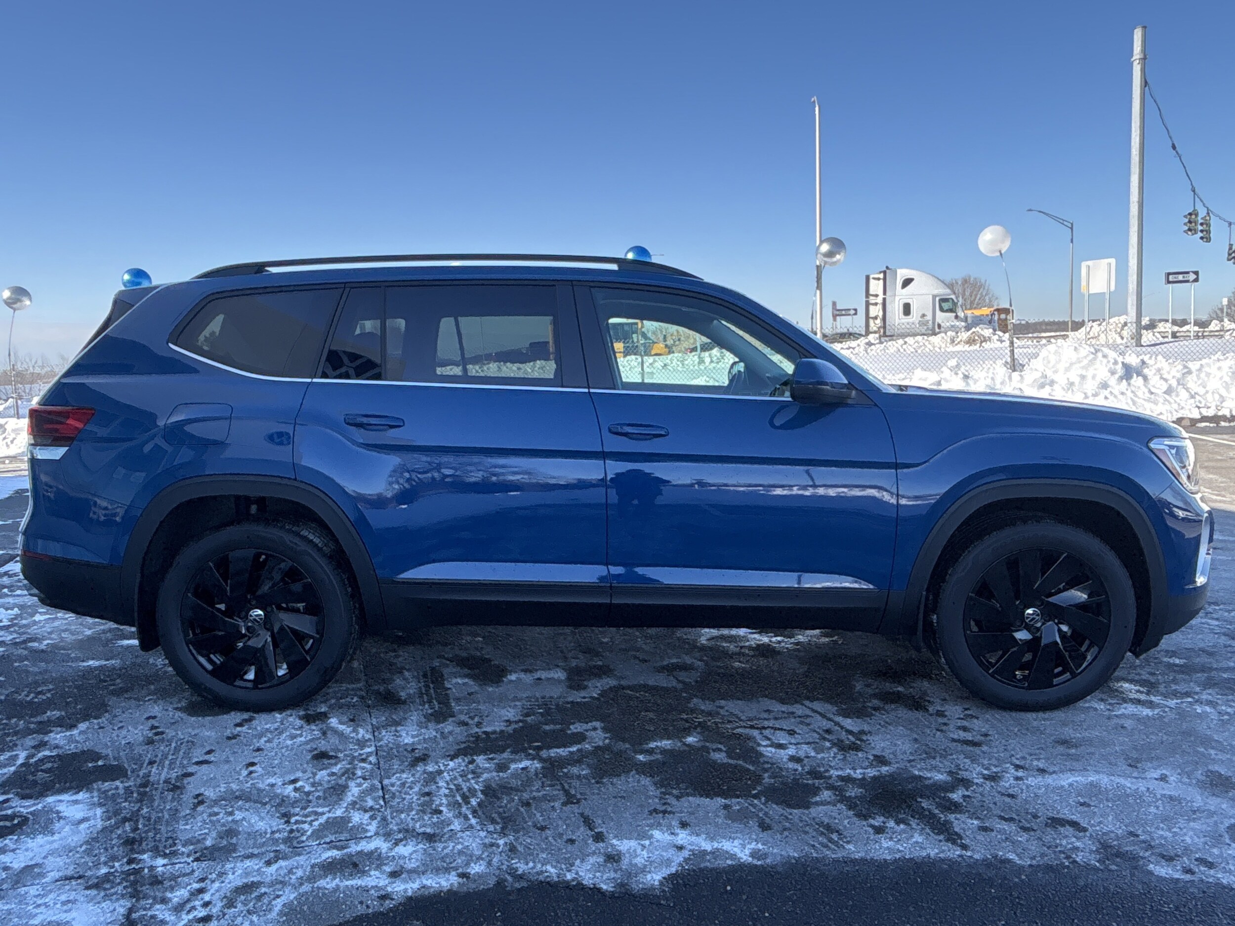 2026 Volkswagen Atlas SE w/Tech - Photo 7
