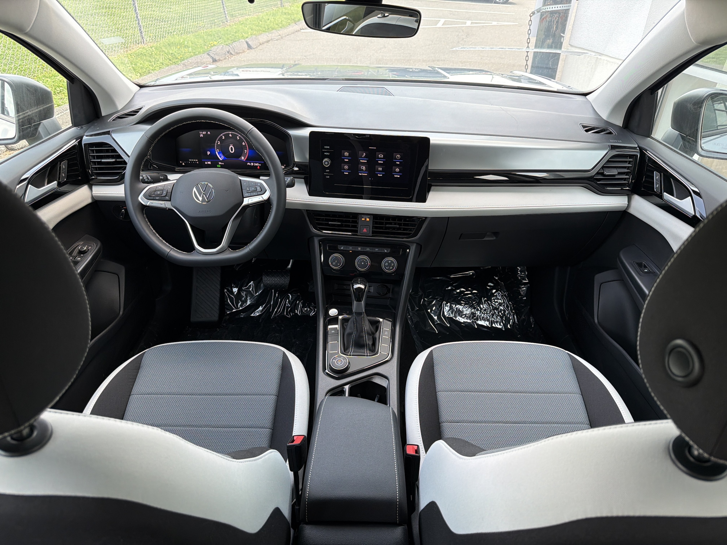 2025 Volkswagen Taos S - Photo 25