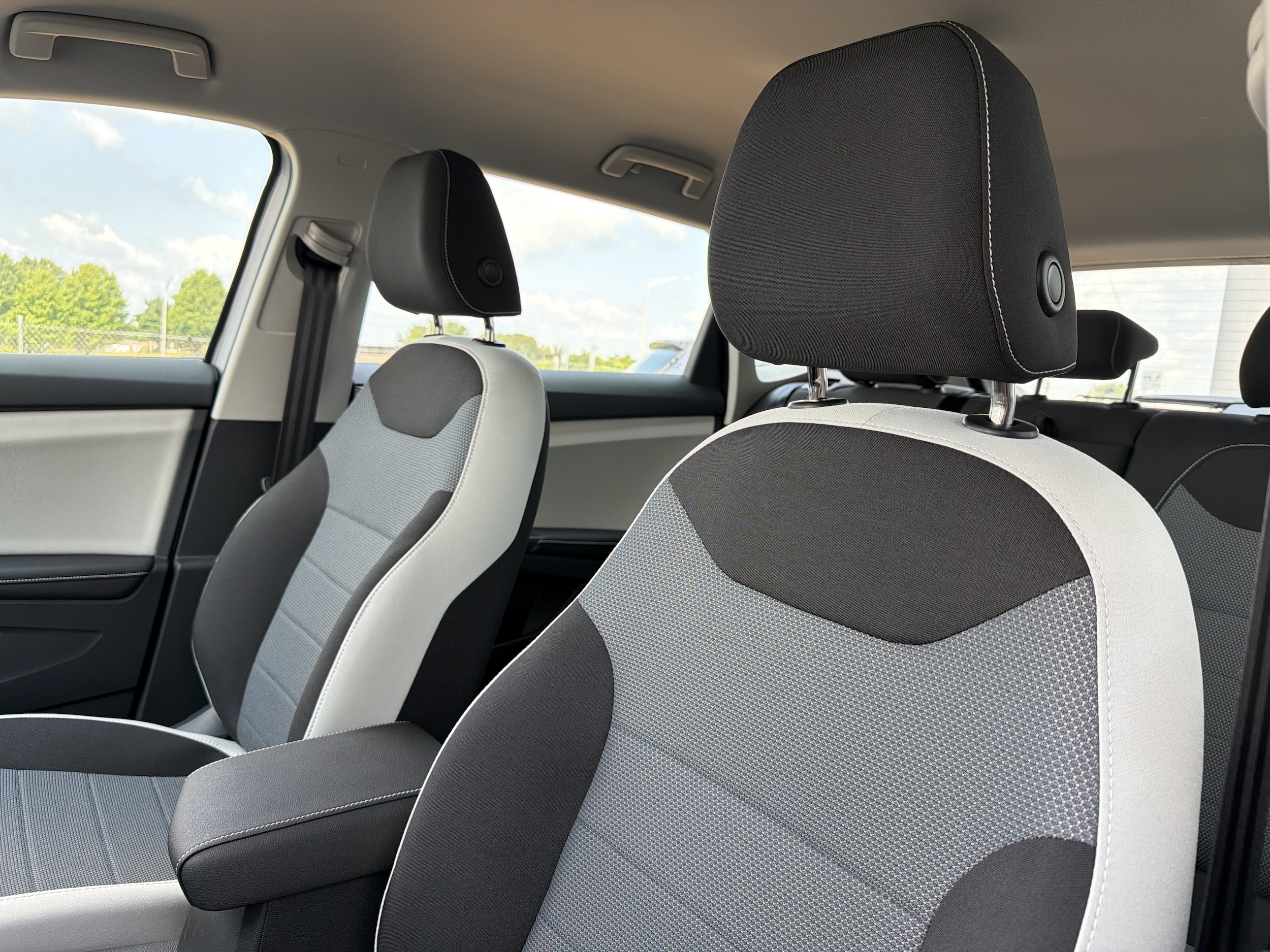2025 Volkswagen Taos S - Photo 21