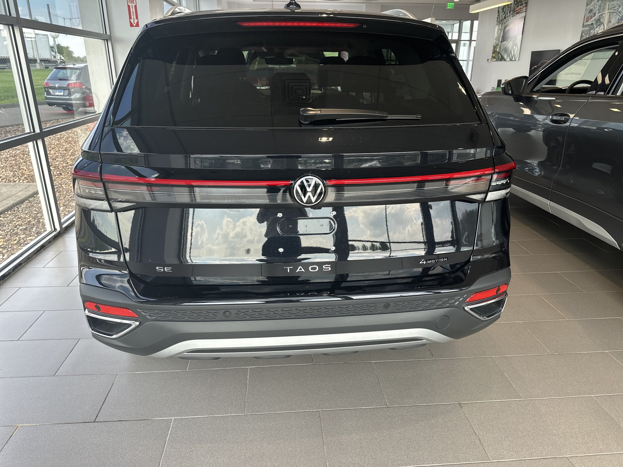 2025 Volkswagen Taos SE - Photo 3
