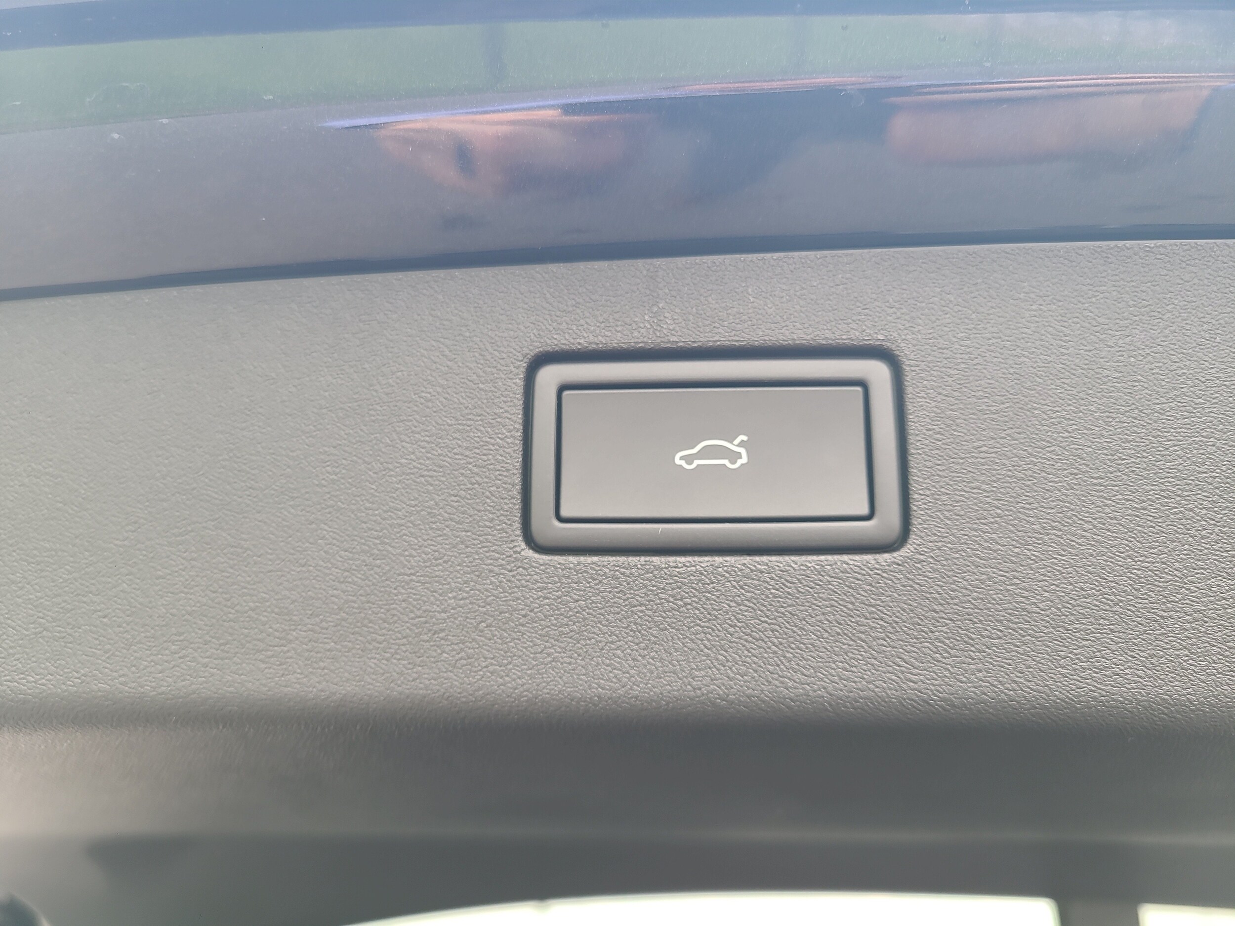 2025 Volkswagen Tiguan SE - Photo 18