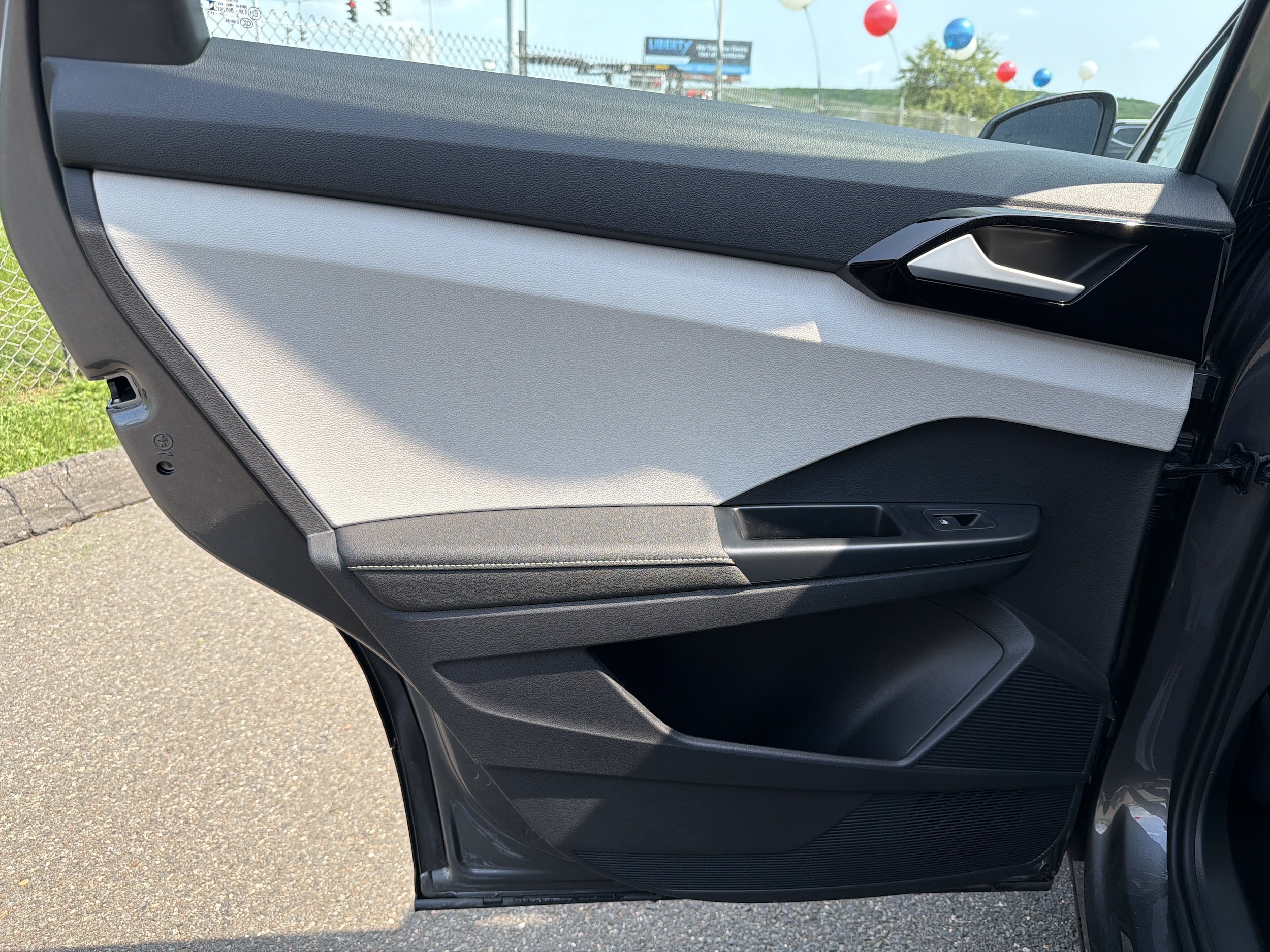 2025 Volkswagen Taos S - Photo 22