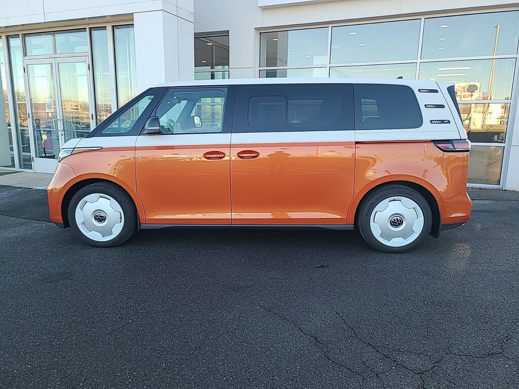 New 2025 Volkswagen ID. Buzz 1st Edition 1st Edition 4MOTION w/Two-Tone