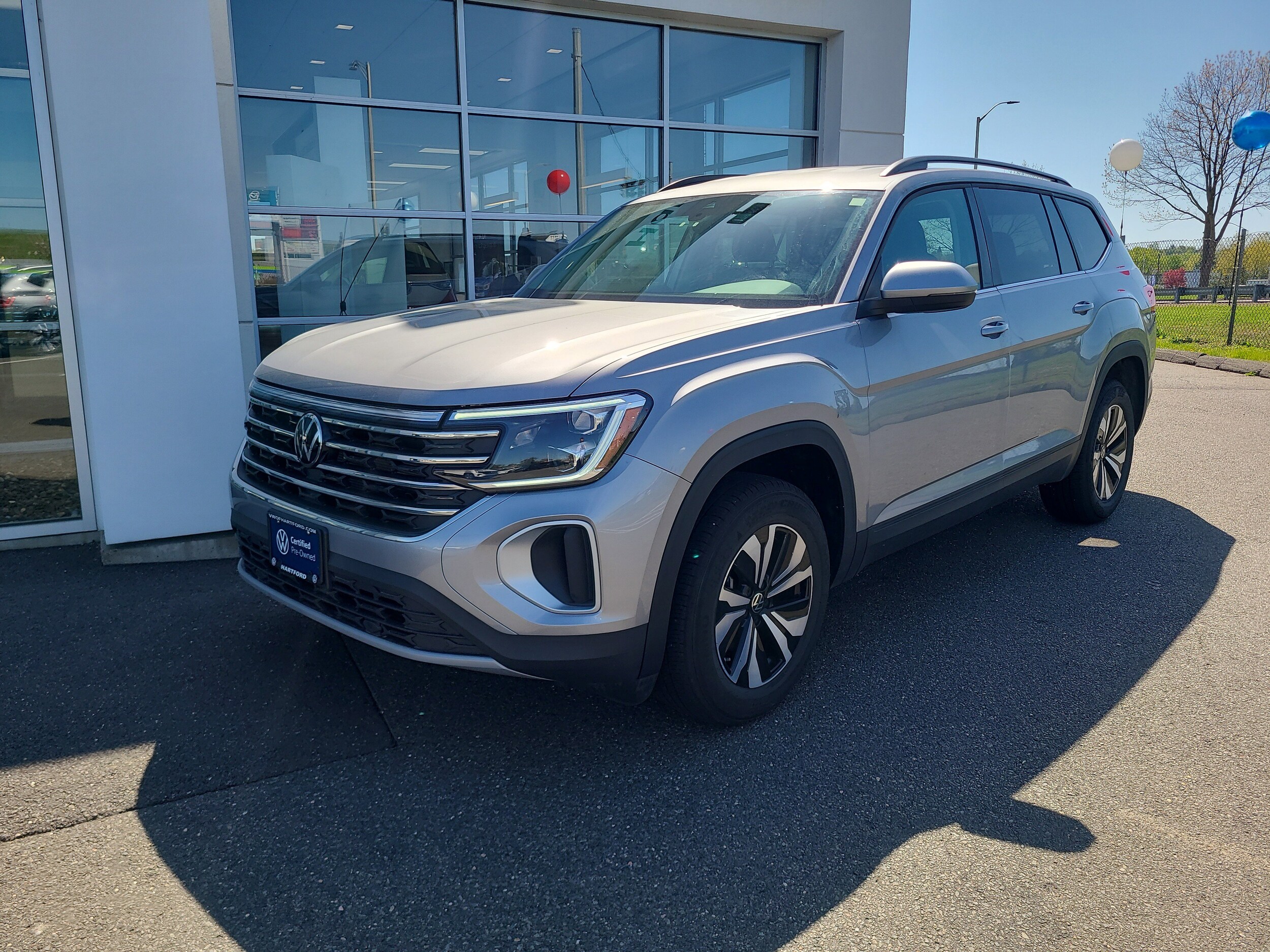 2024 Volkswagen Atlas SE photo 3