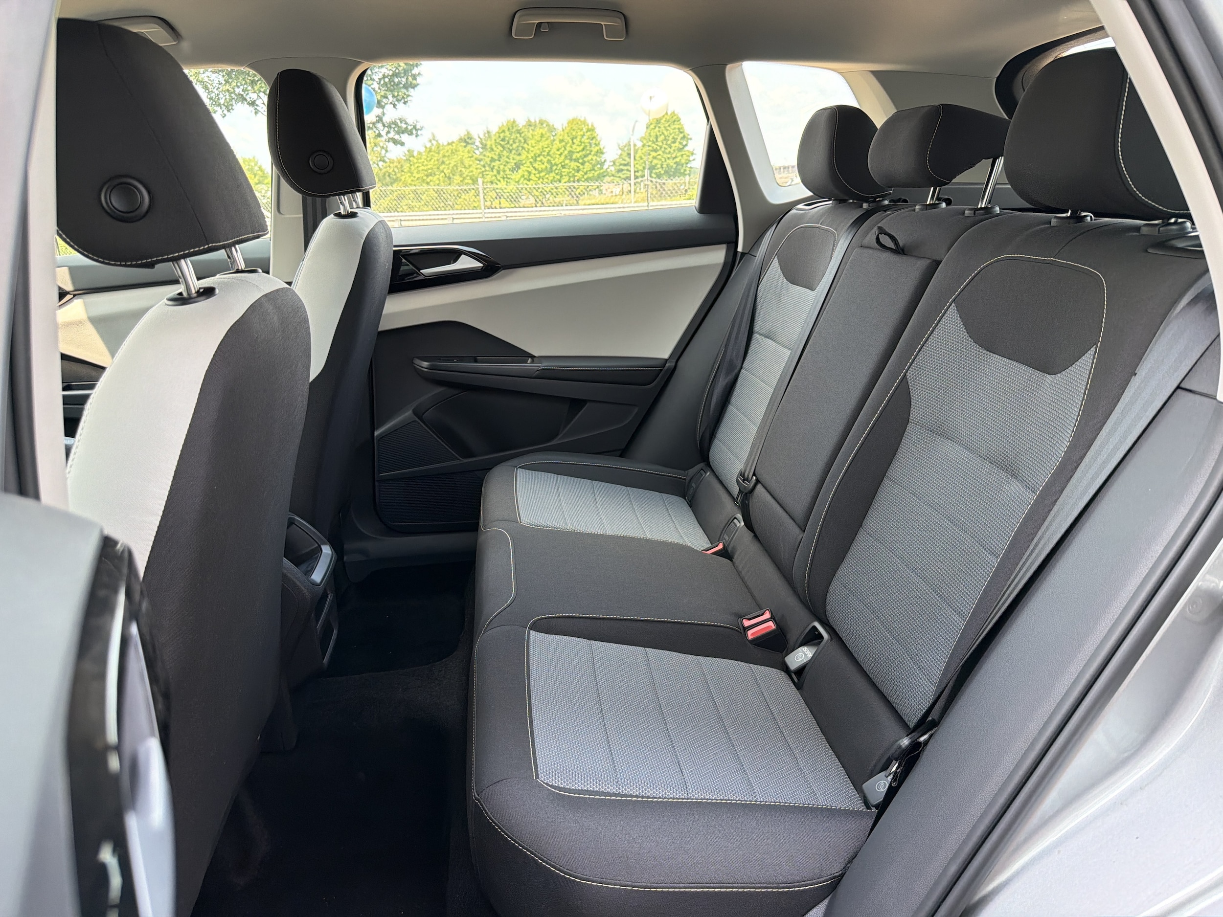 2025 Volkswagen Taos S - Photo 24