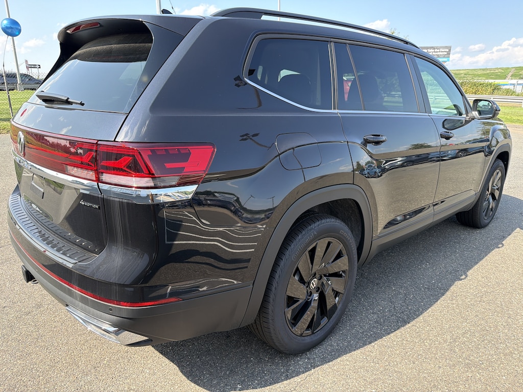New 2026 Volkswagen Atlas 2.0T SE w/Technology 2.0T SE w/Technology 4MOTION