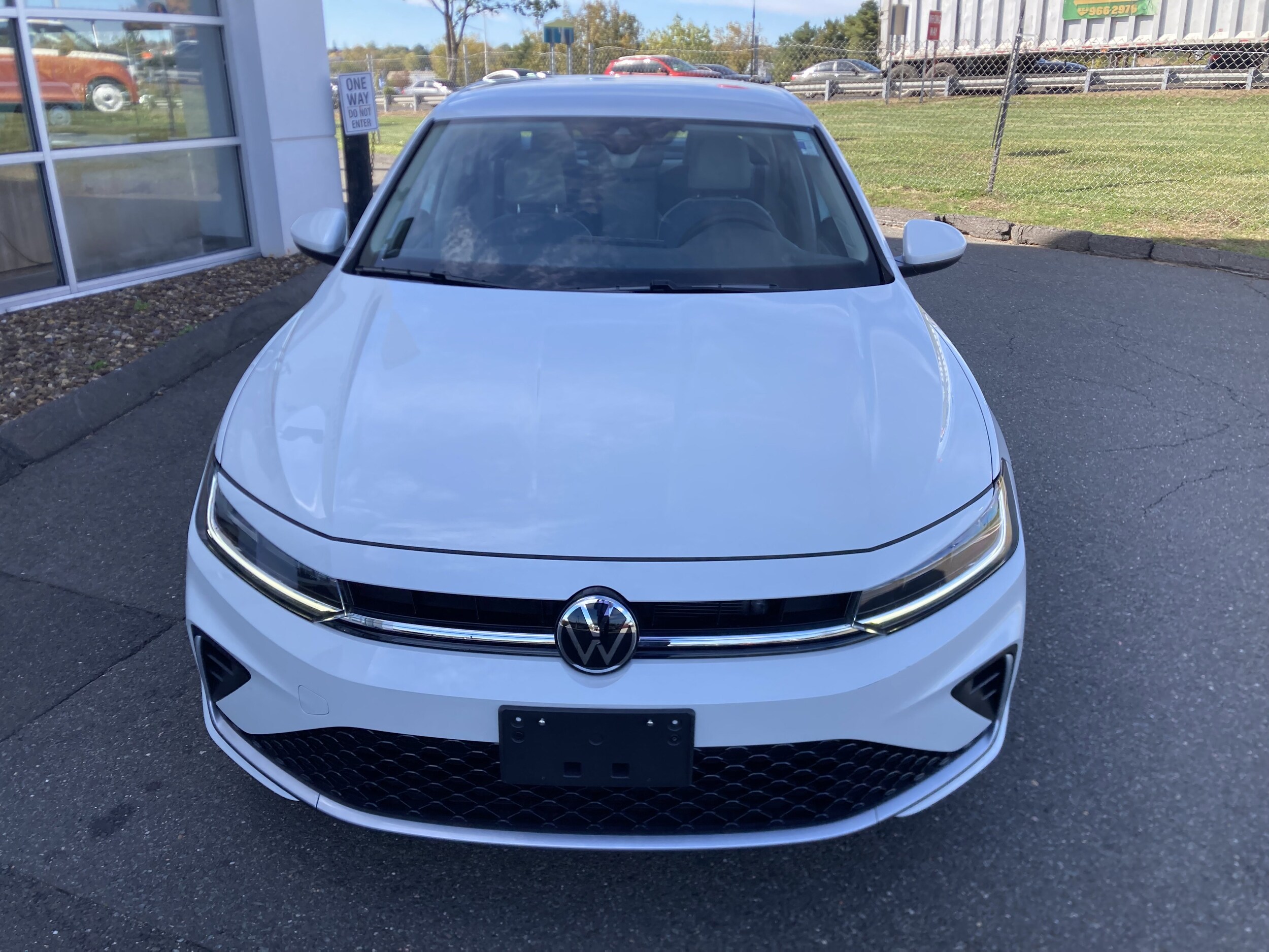 2025 Volkswagen Jetta 1.5T SE photo 2