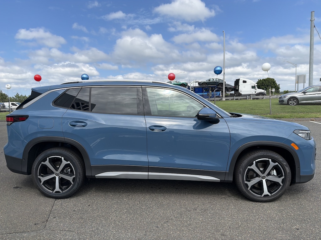 New 2026 Volkswagen Tiguan SE SE 4MOTION