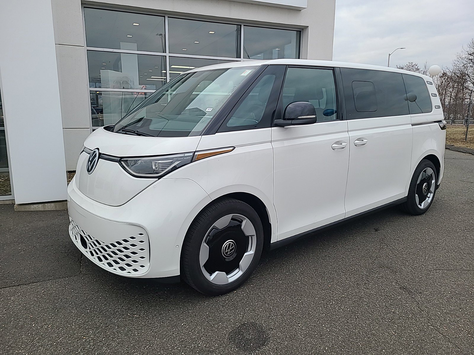 2025 Volkswagen ID. Buzz Pro S photo 3