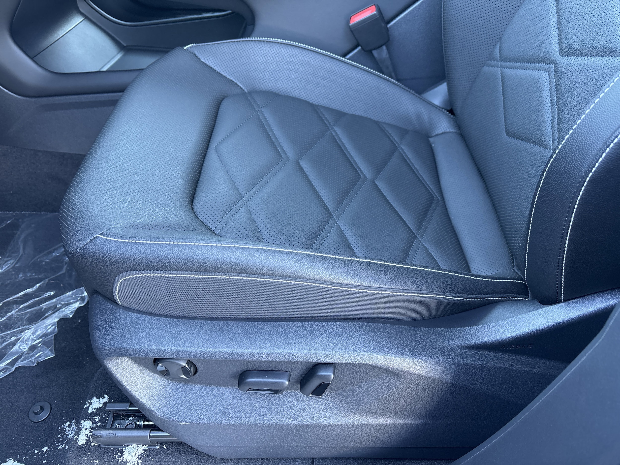 2026 Volkswagen Atlas SE w/Tech - Photo 23