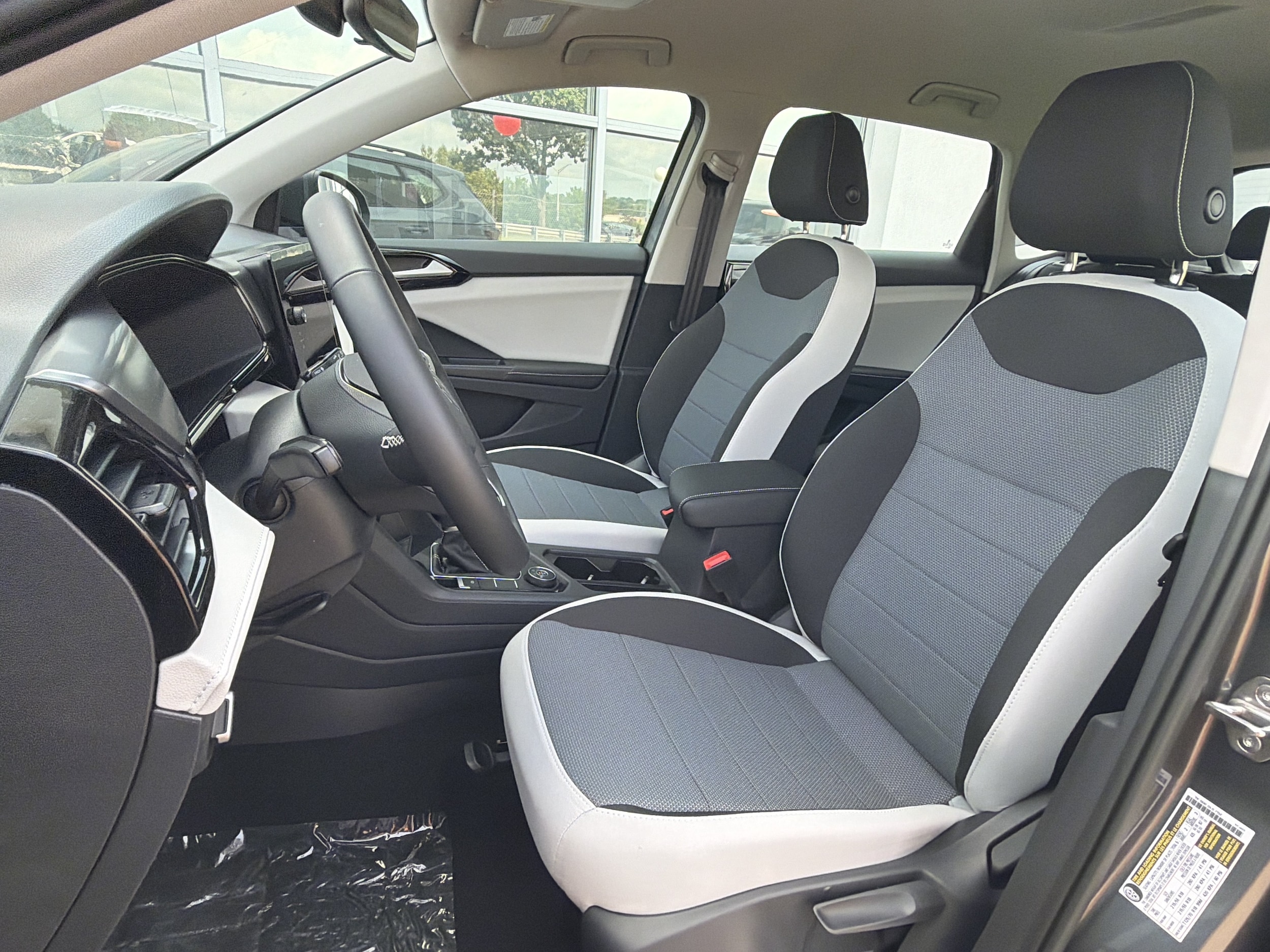 2025 Volkswagen Taos S - Photo 19