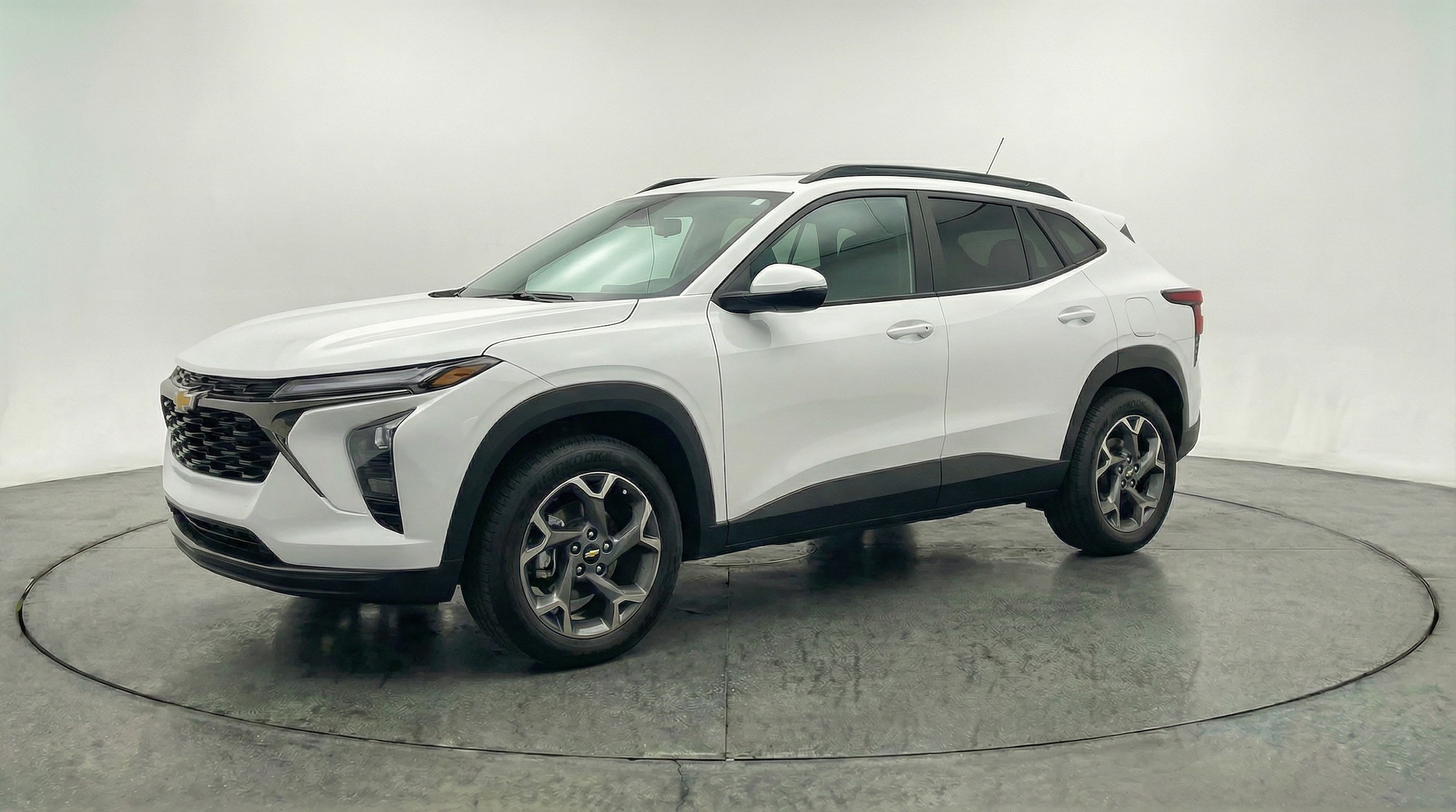 Thumbnail: 2025 Chevrolet Trax - 3