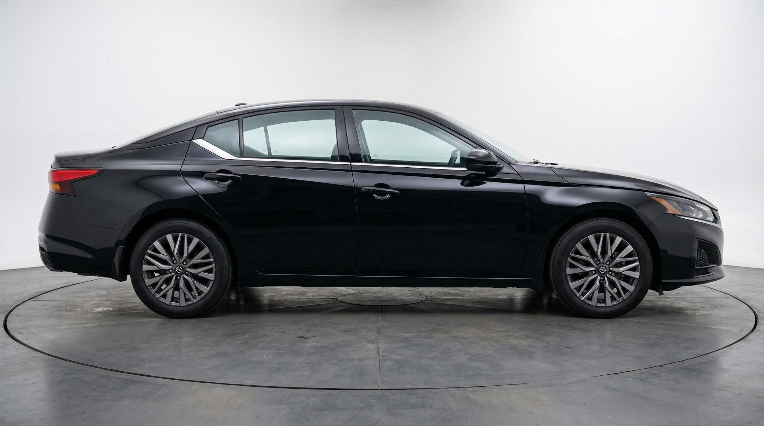 Thumbnail: 2025 Nissan Altima - 8