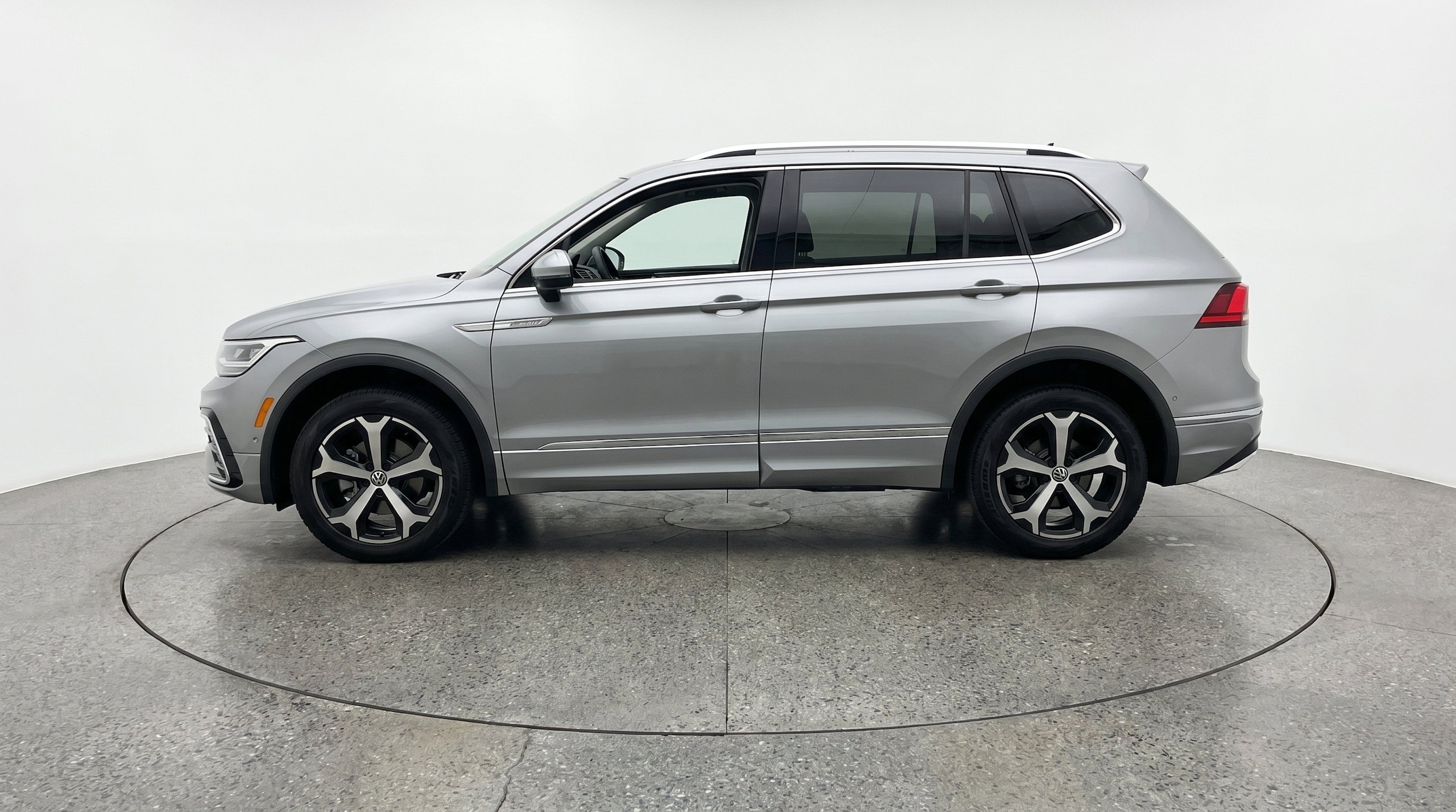 Thumbnail: 2026 Volkswagen Tiguan - 5