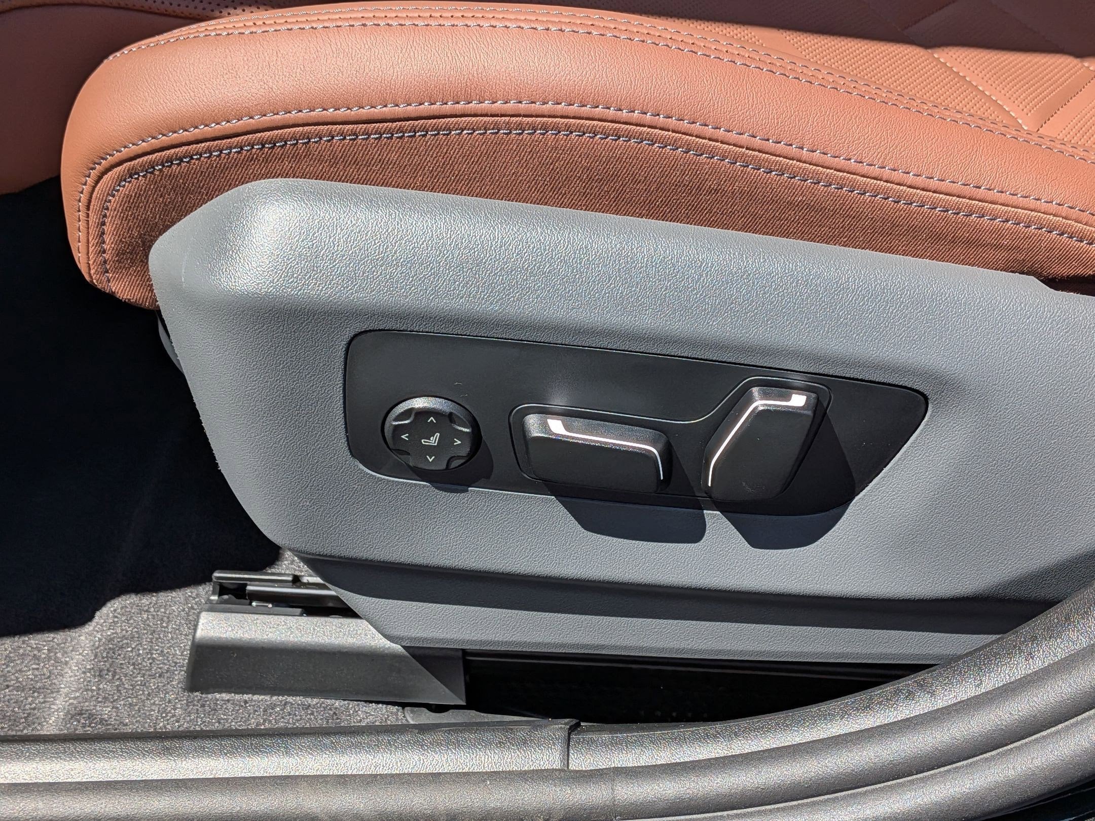 2026 BMW 5 Series 530i - Photo 15