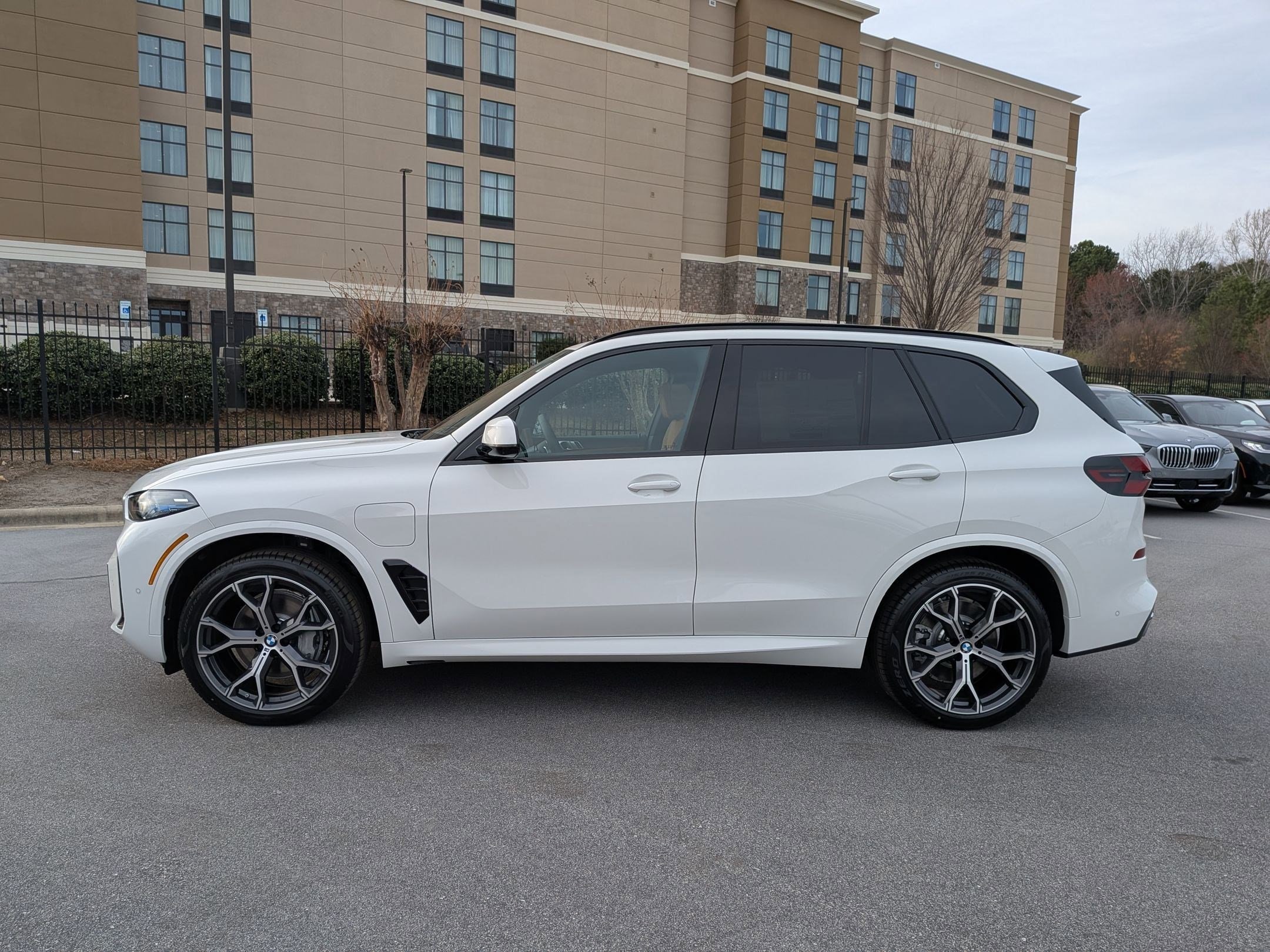 2026 BMW X5 50e - Photo 6