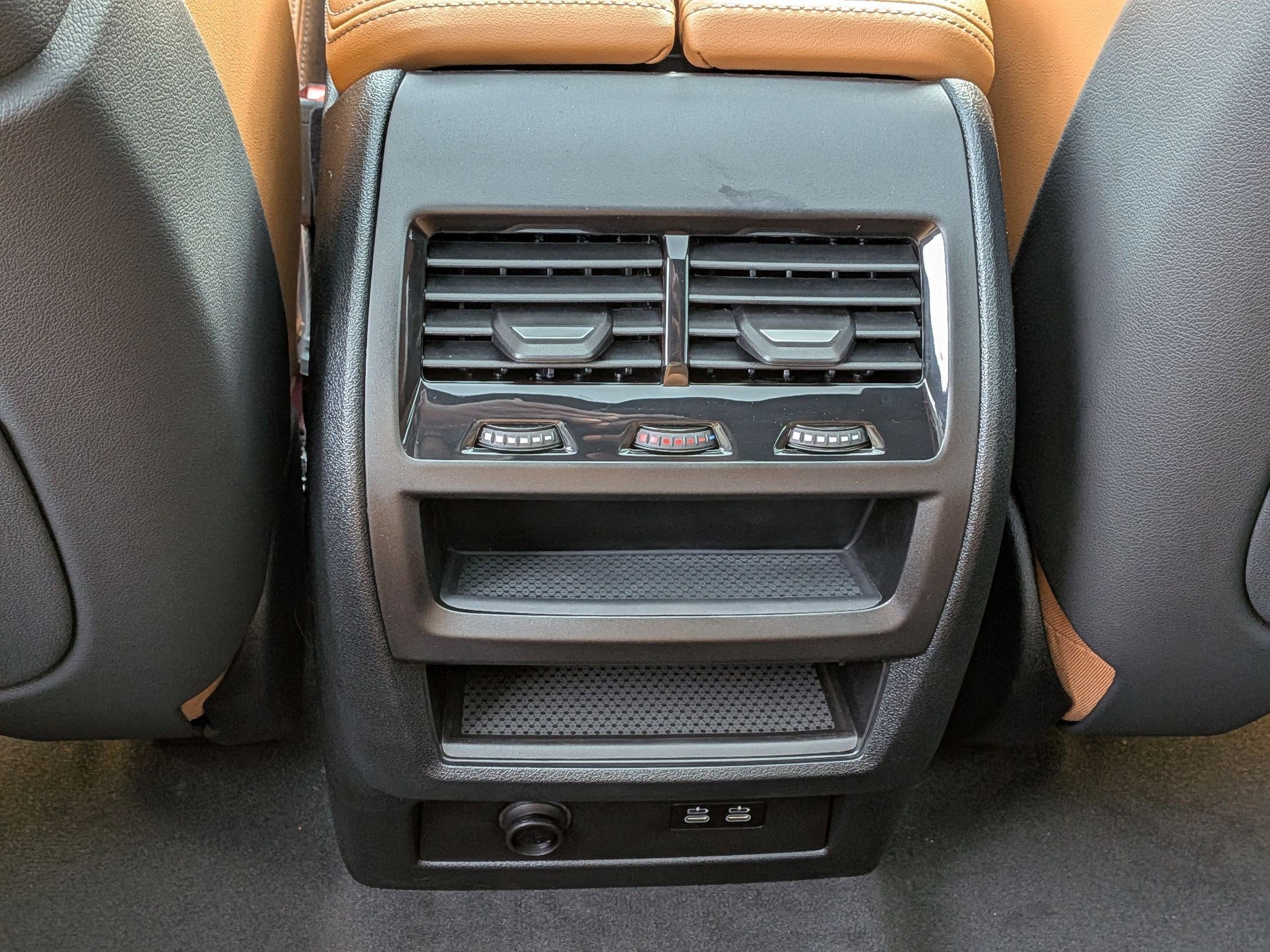 2026 BMW X5 50e - Photo 31