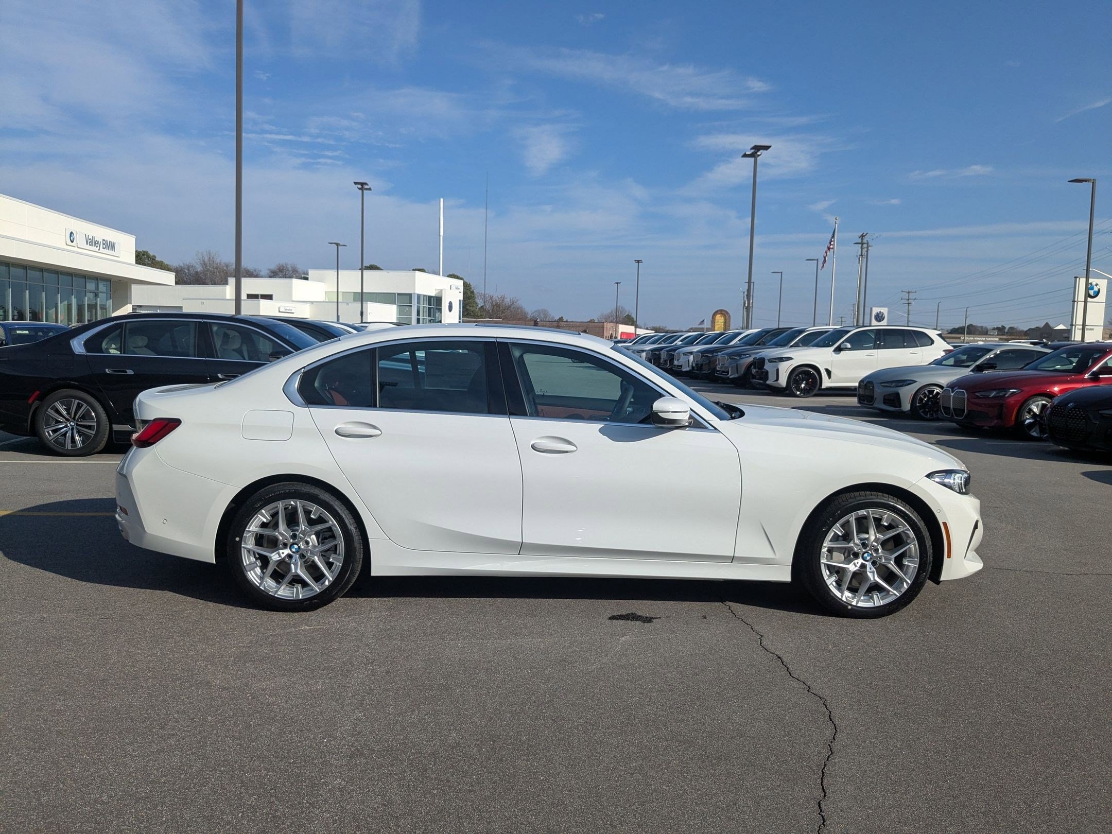 2025 Bmw 330i photo 2