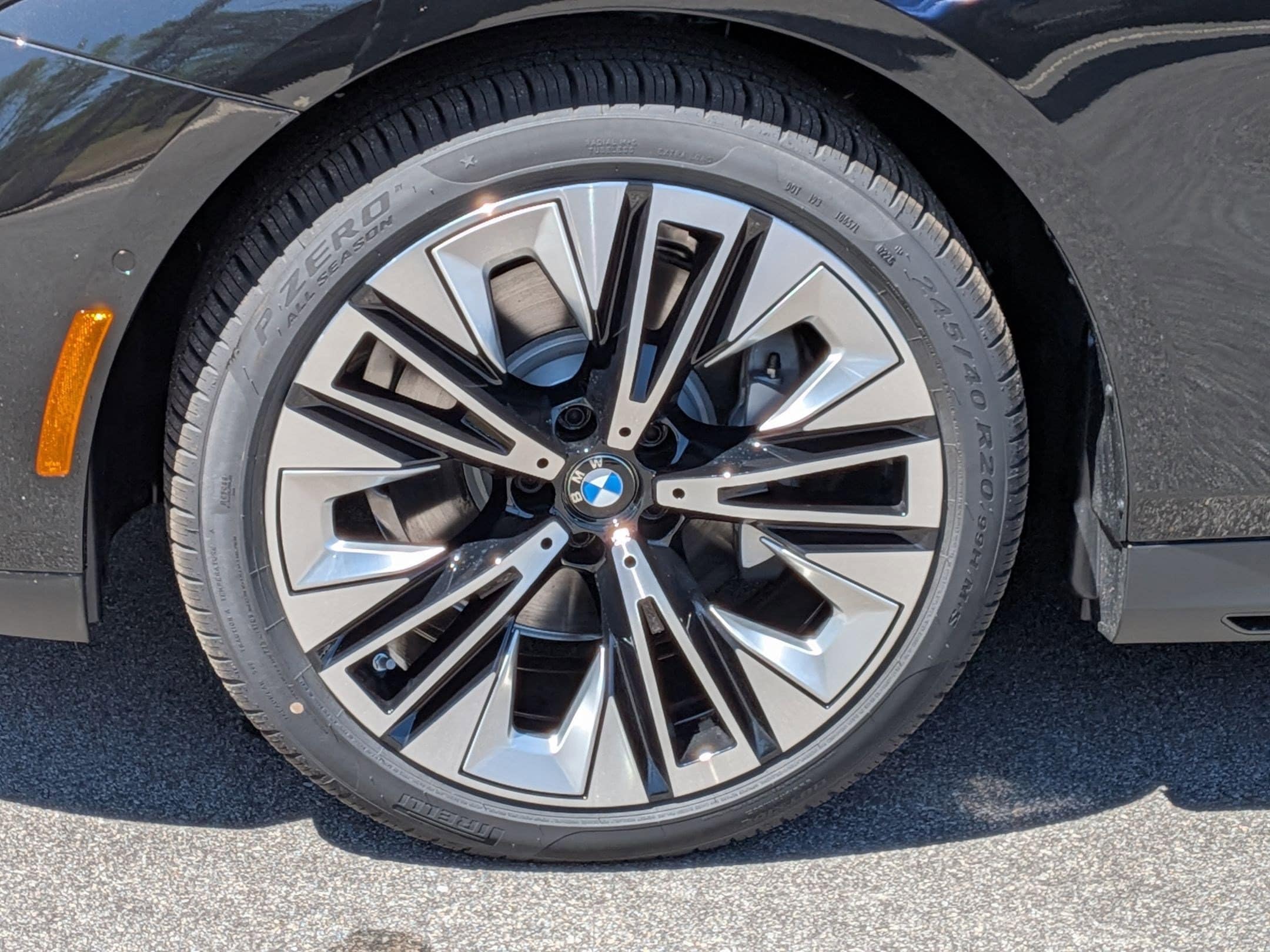 2026 BMW 5 Series 530i - Photo 10