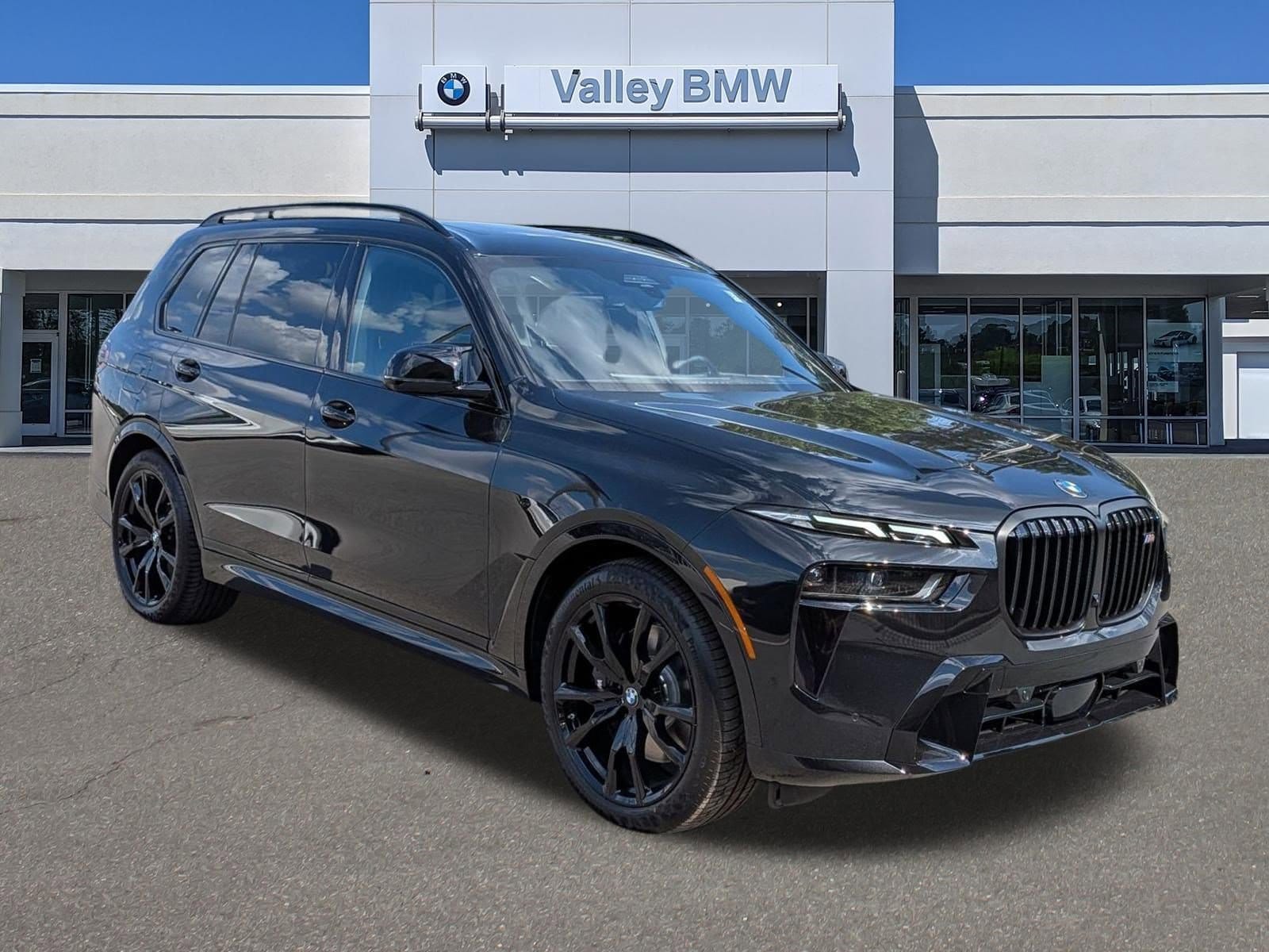 2027 BMW X7 M60i's photo