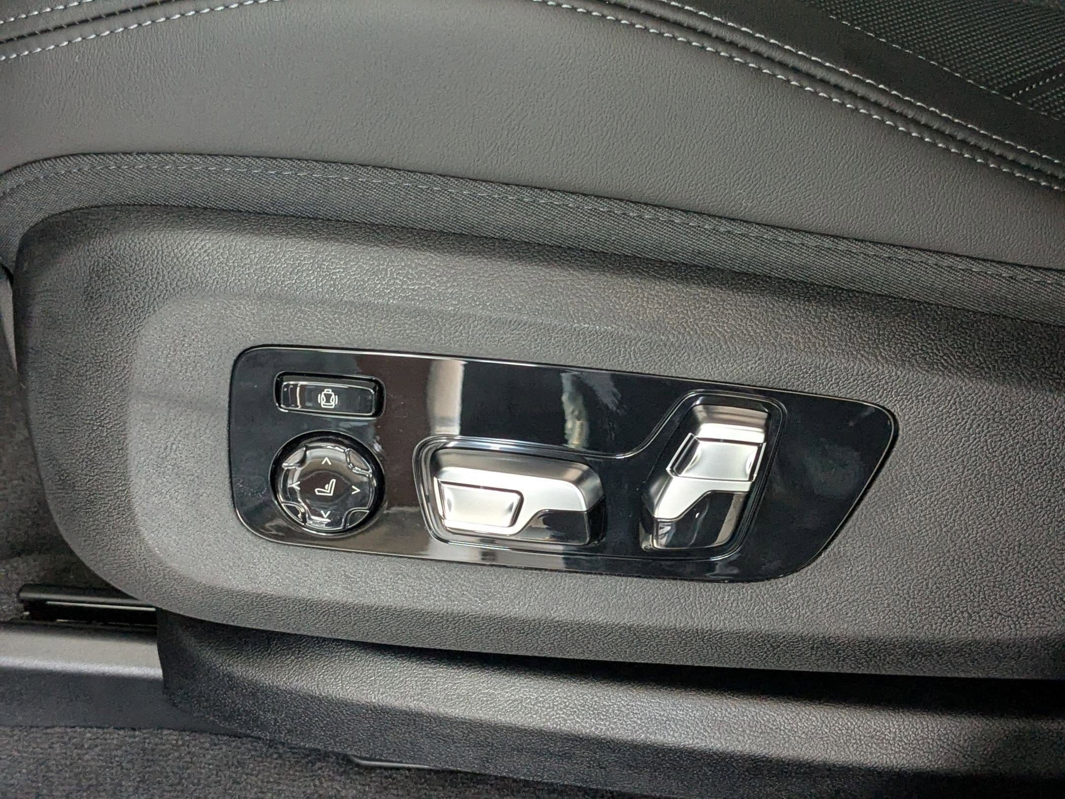 2026 BMW XM Base - Photo 15