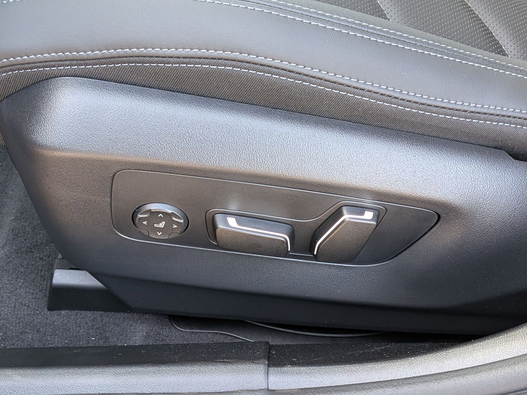 2026 BMW 5 Series 530i - Photo 16