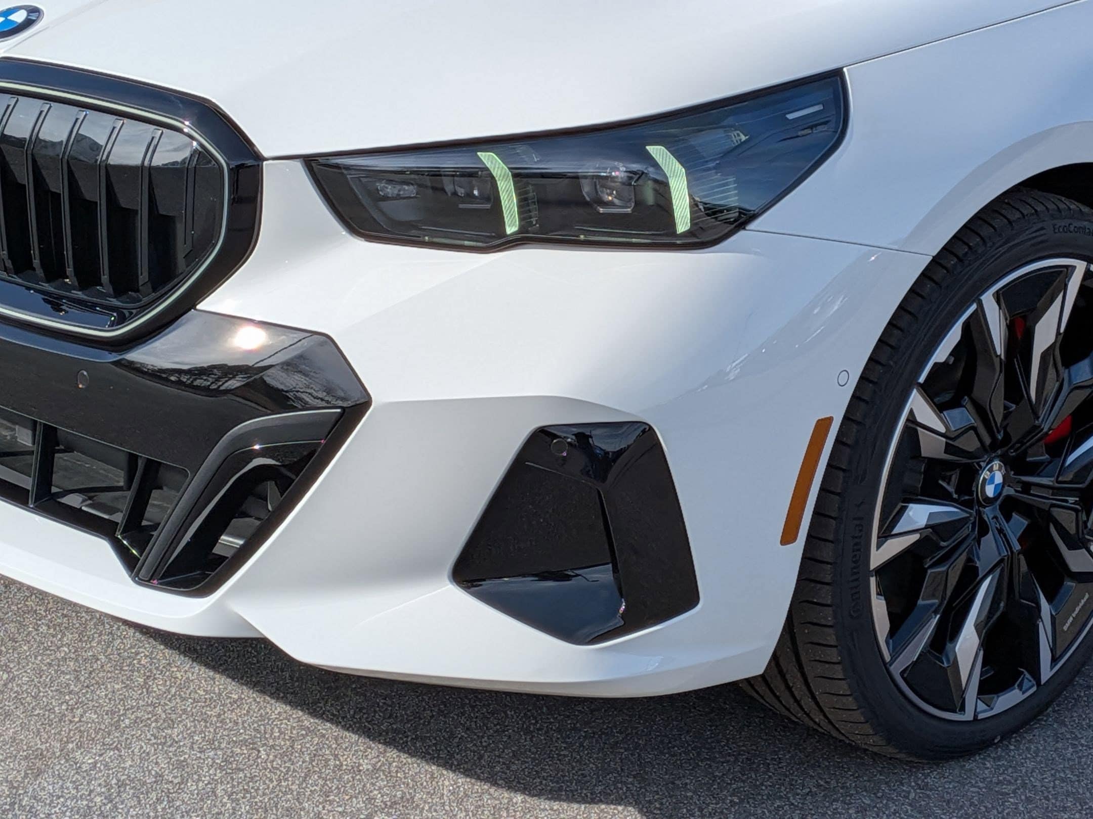 2026 BMW 5 Series 540i - Photo 9