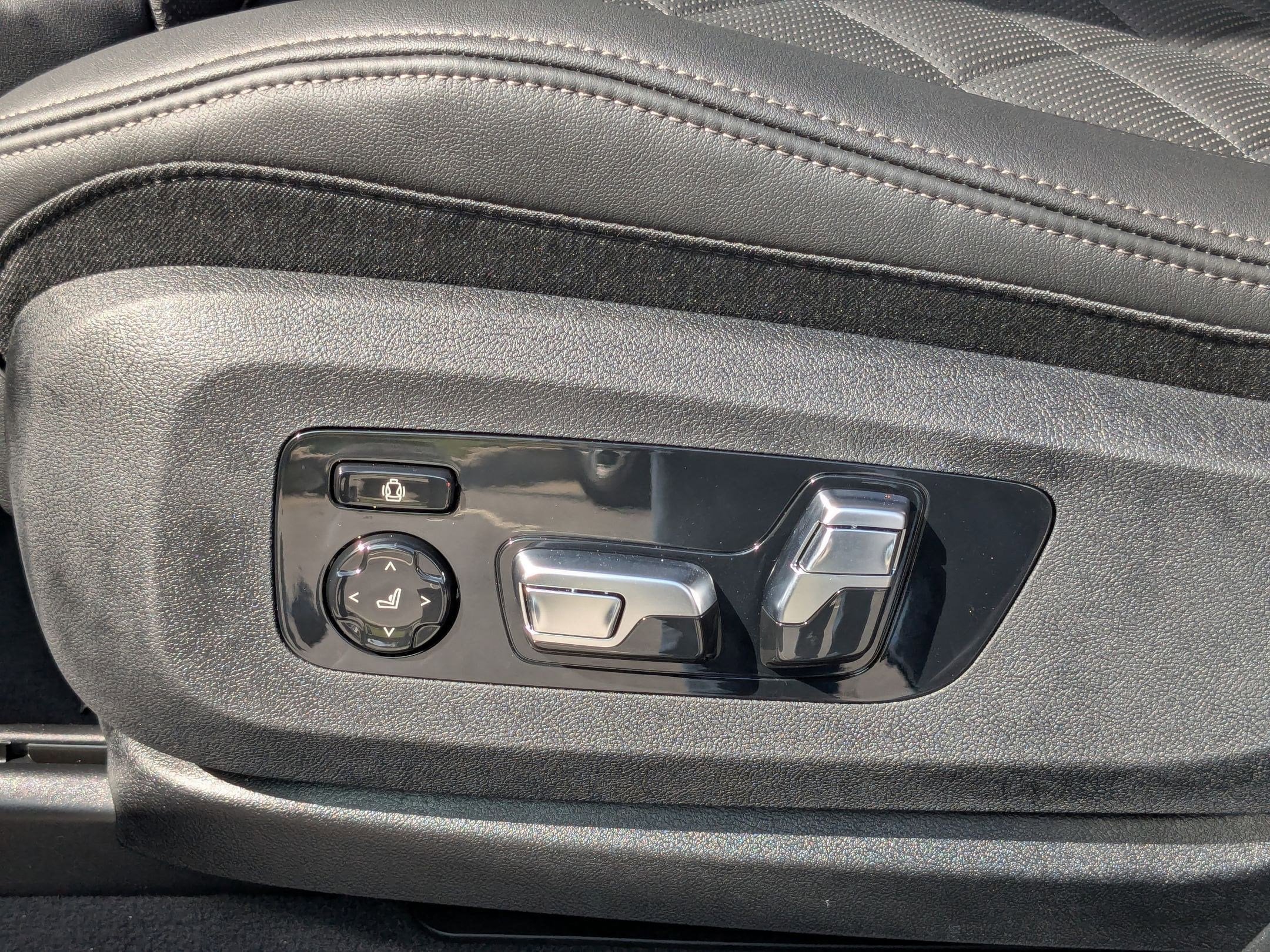 2026 BMW X5 40i - Photo 16